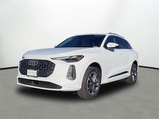 2025 Audi Q5 Premium's photo