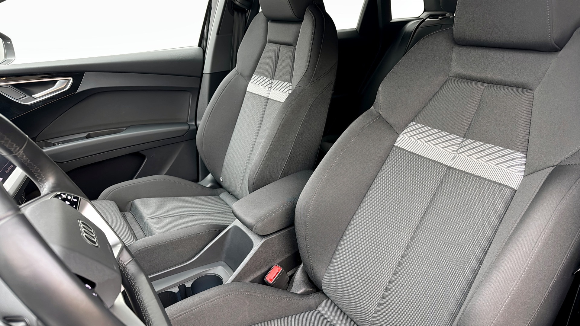 Bild som visar Audi Q4 e-tron Q4 45 e-tron quattro Proline 195,00 kW - för mer information kontakta din Audi Partner