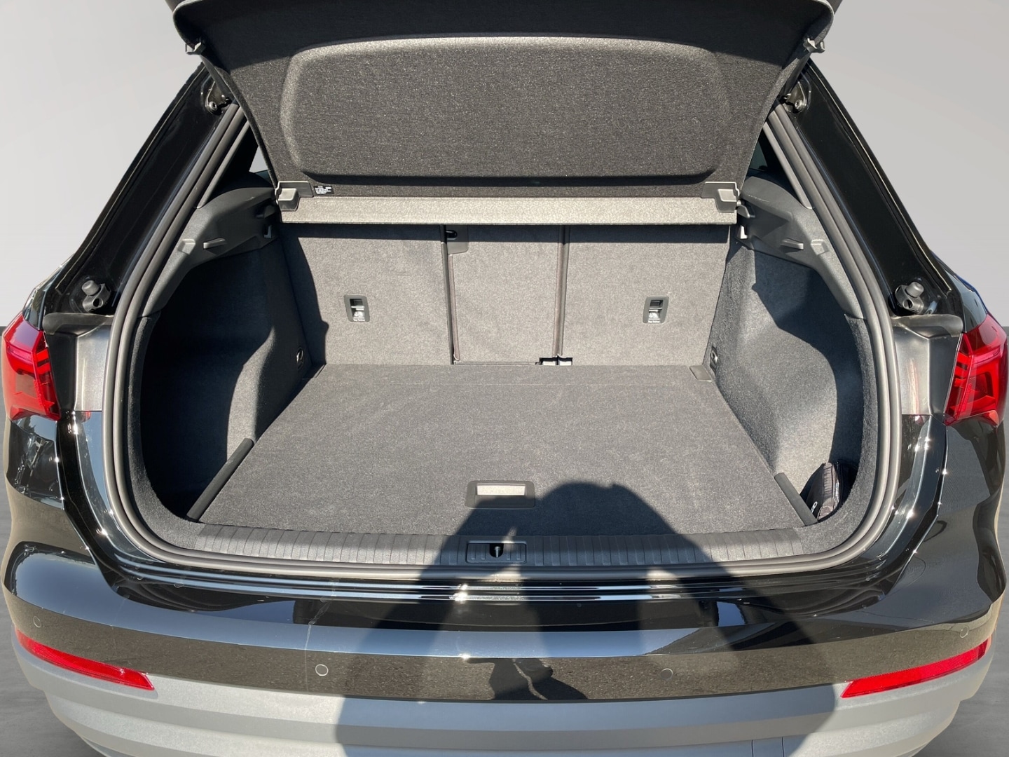 Bild über Audi Q3 TFSI 110 kW S tronic - für weitere Informationen kontaktieren Sie den Audi Partner
