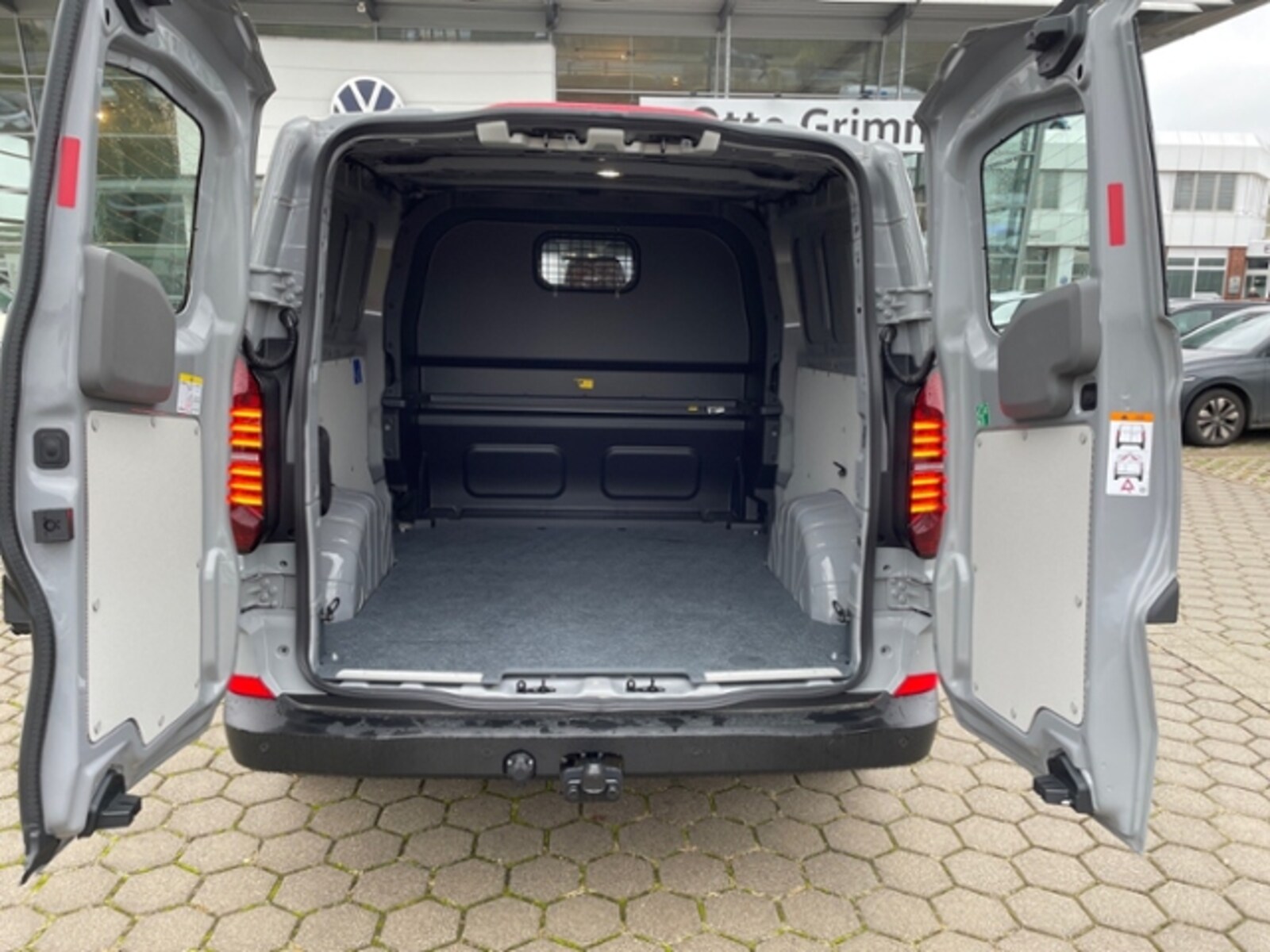 Volkswagen Transporter Kasten langer Radstand – Bild 8