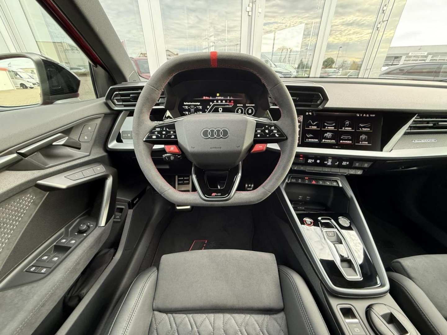 Bild über Audi RS 3 Sportback TFSI quattro 294 kW S tronic - für weitere Informationen kontaktieren Sie den Audi Partner