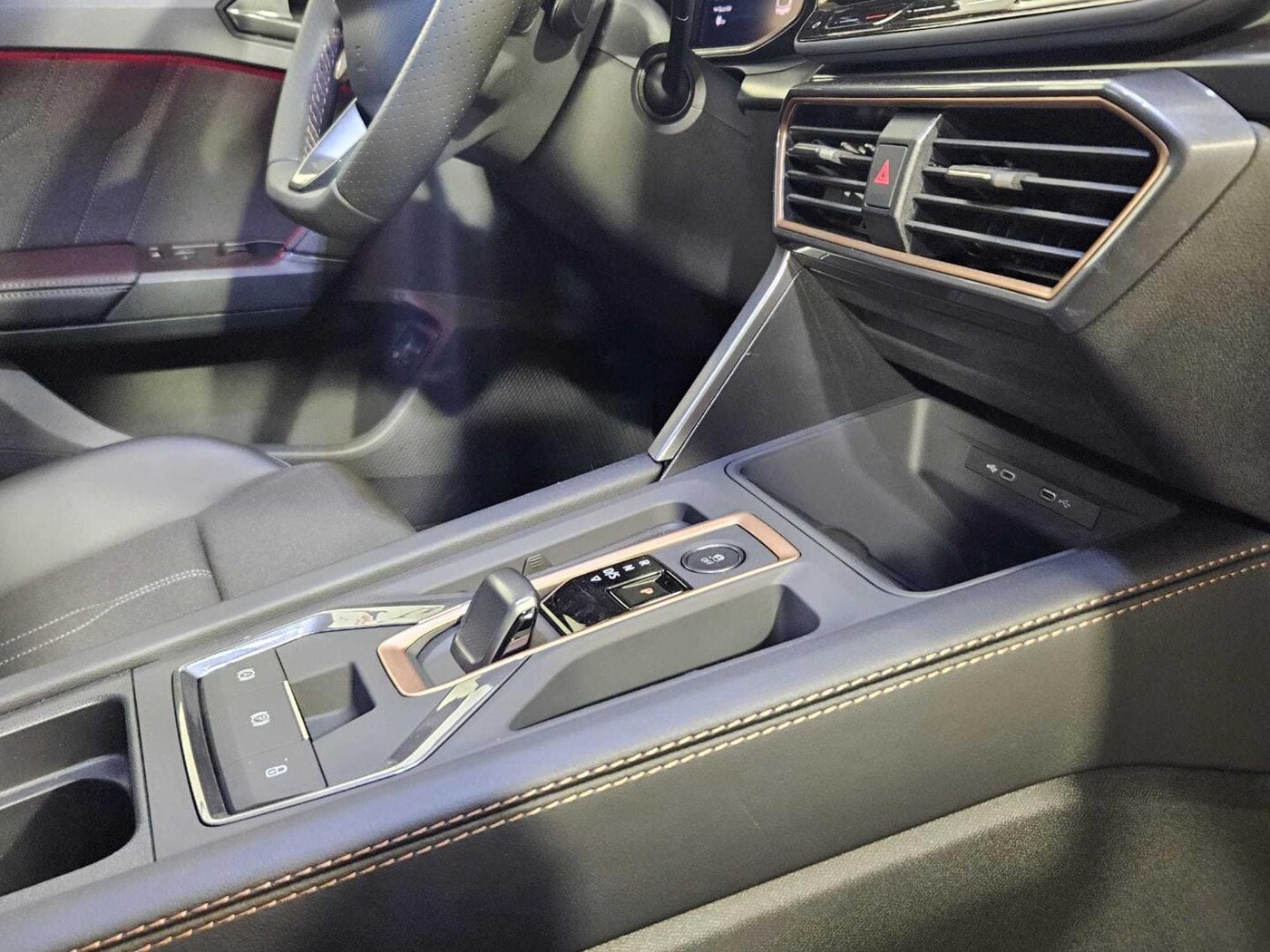 CUPRA Leon Sportstourer 1.5 TSI e-Hybrid DSG 150 kW (204 CV) — photo 20