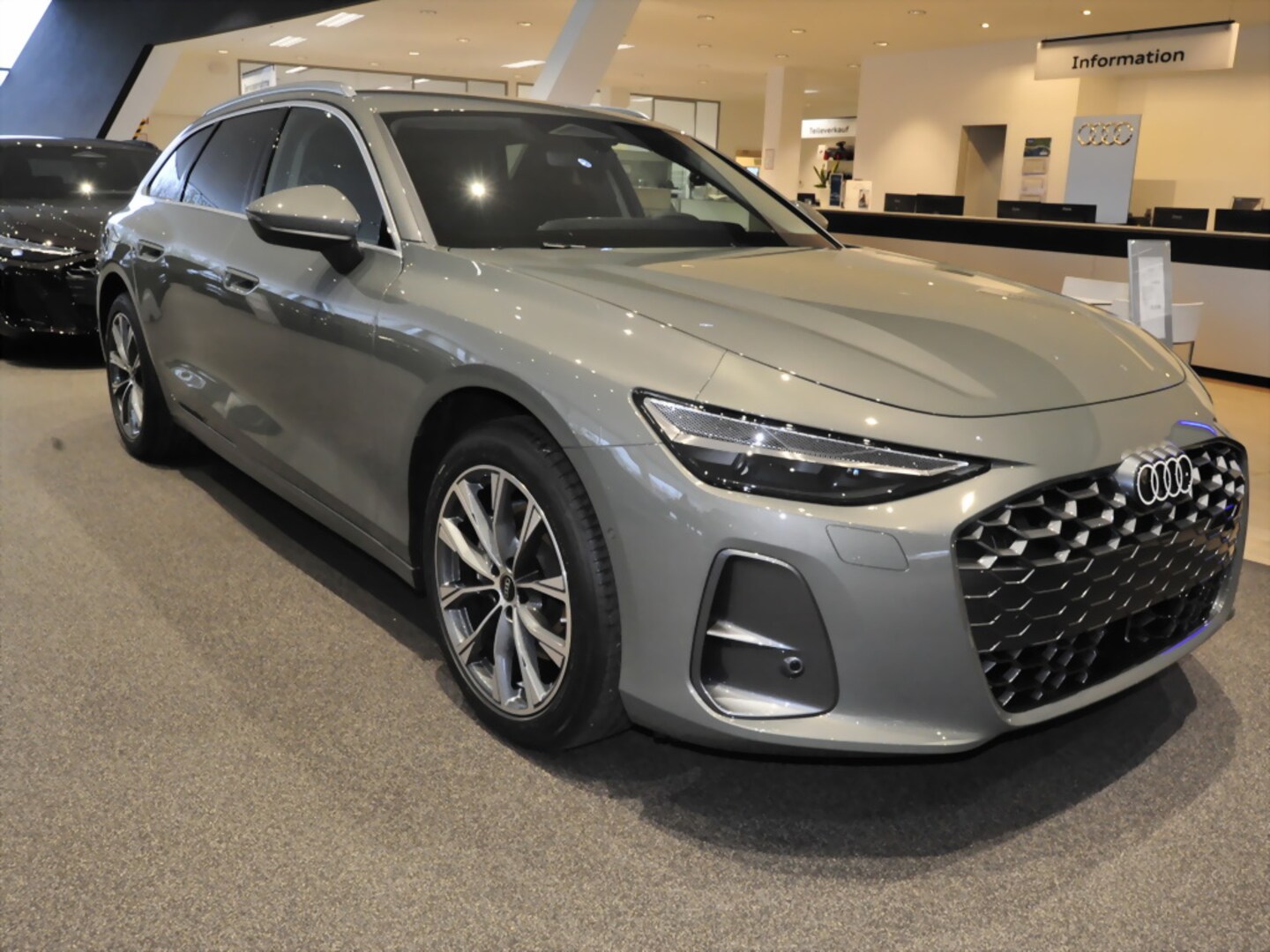 Bild über Audi A6 Avant TDI 150 kW S tronic - für weitere Informationen kontaktieren Sie den Audi Partner