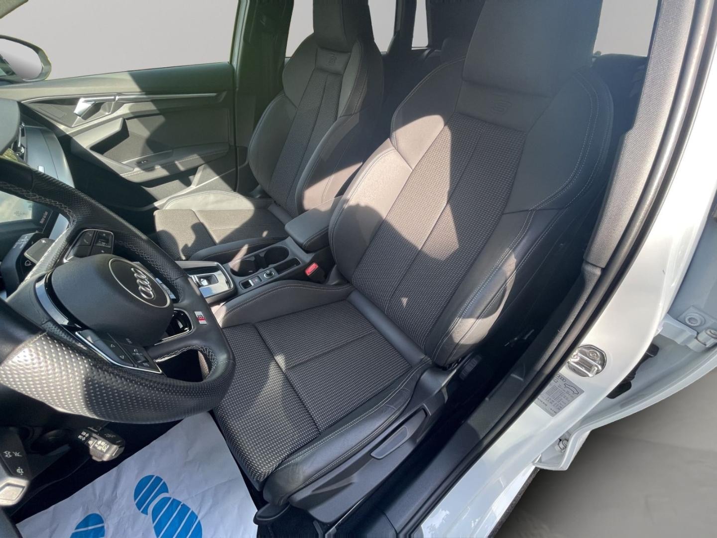 Bild über Audi A3 Sportback S line 30 TFSI S tronic - für weitere Informationen kontaktieren Sie den Audi Partner