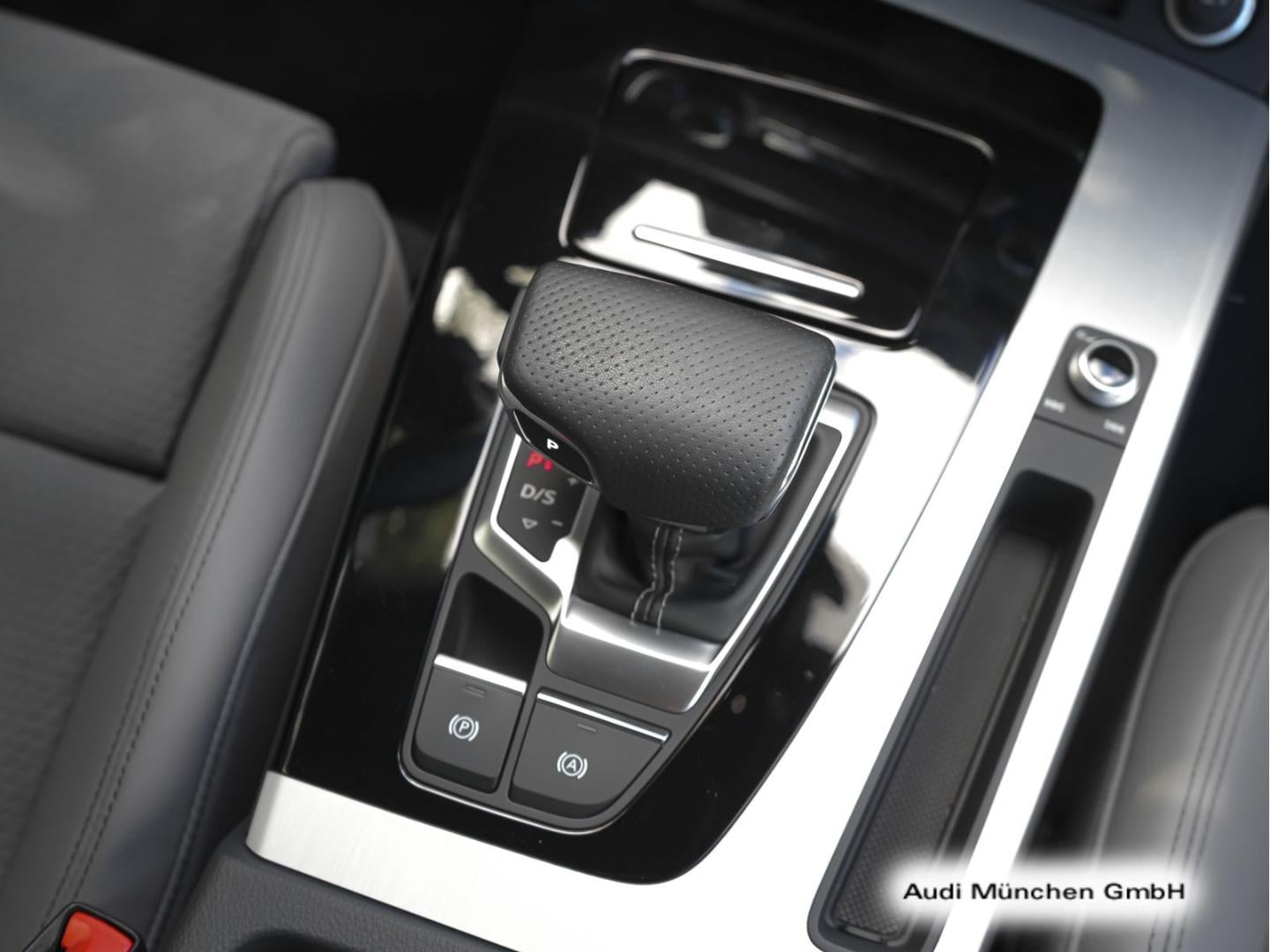 Bild über Audi Q5 Sportback 40 TFSI quattro S tronic - für weitere Informationen kontaktieren Sie den Audi Partner