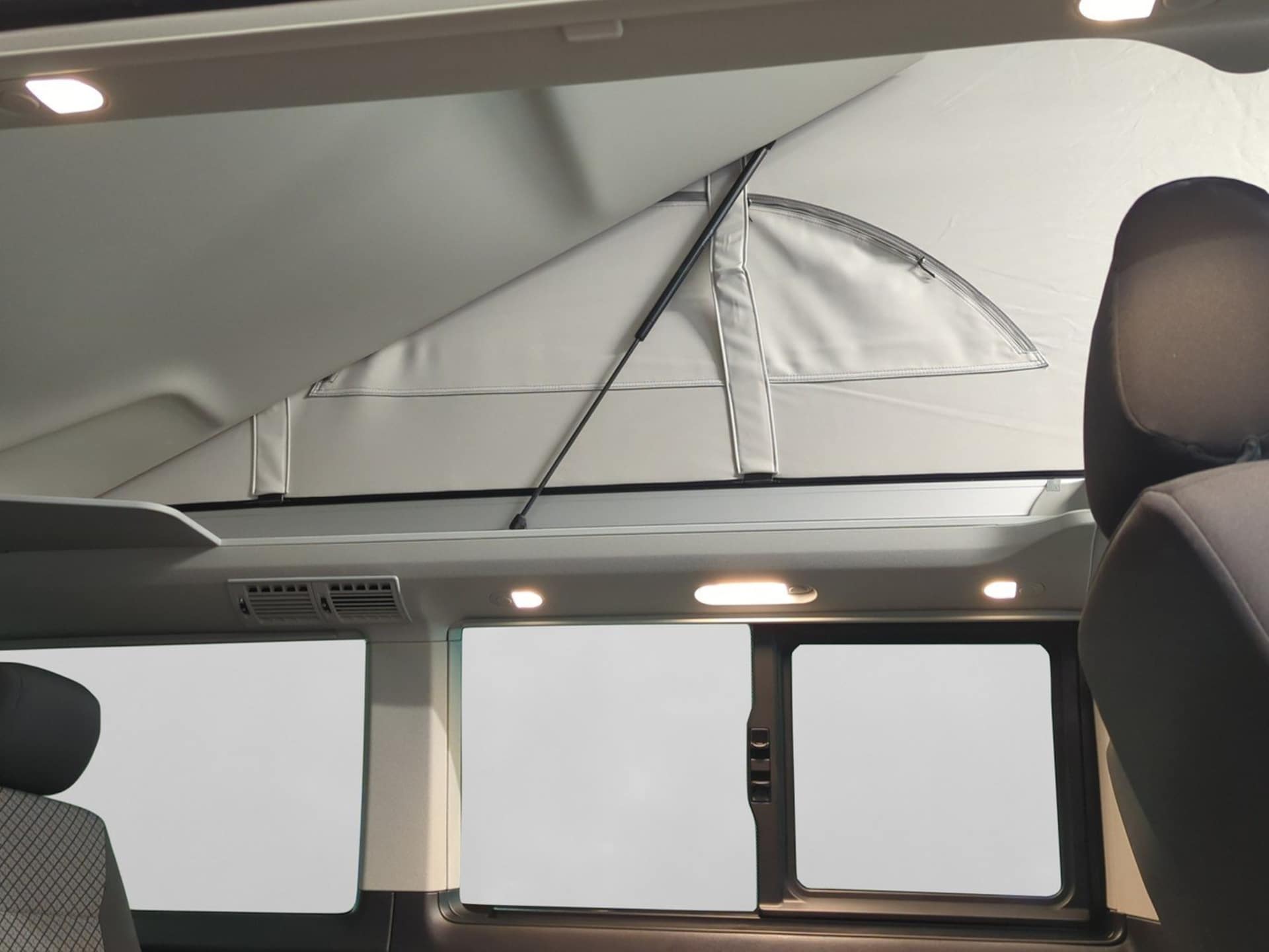 Volkswagen T6.1 California Beach