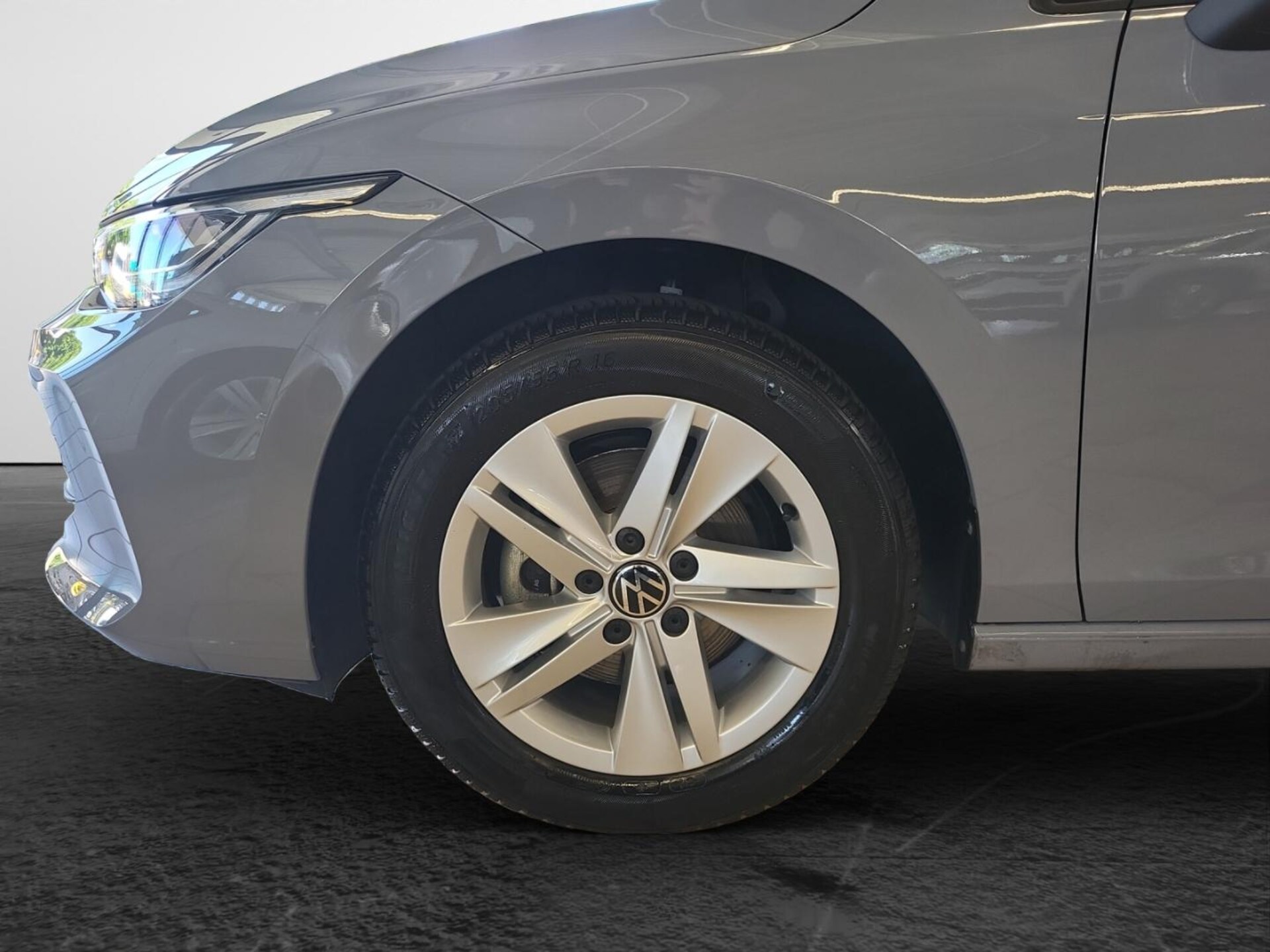Volkswagen Golf Life