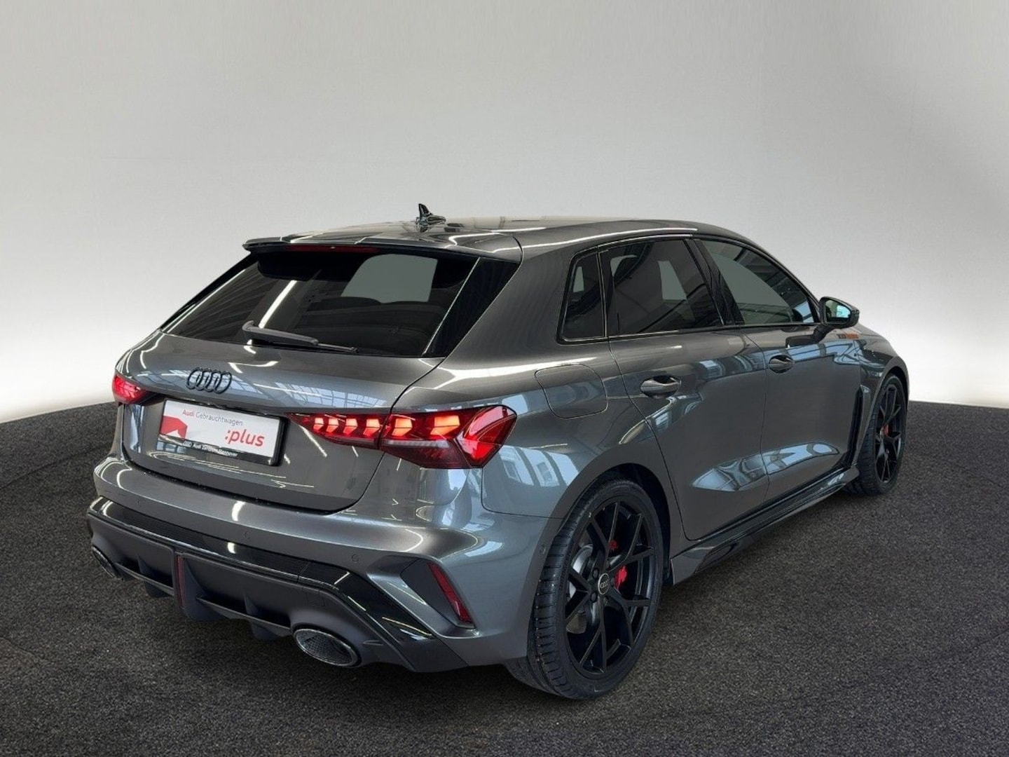 Bild über Audi RS 3 Sportback TFSI quattro 294 kW S tronic - für weitere Informationen kontaktieren Sie den Audi Partner
