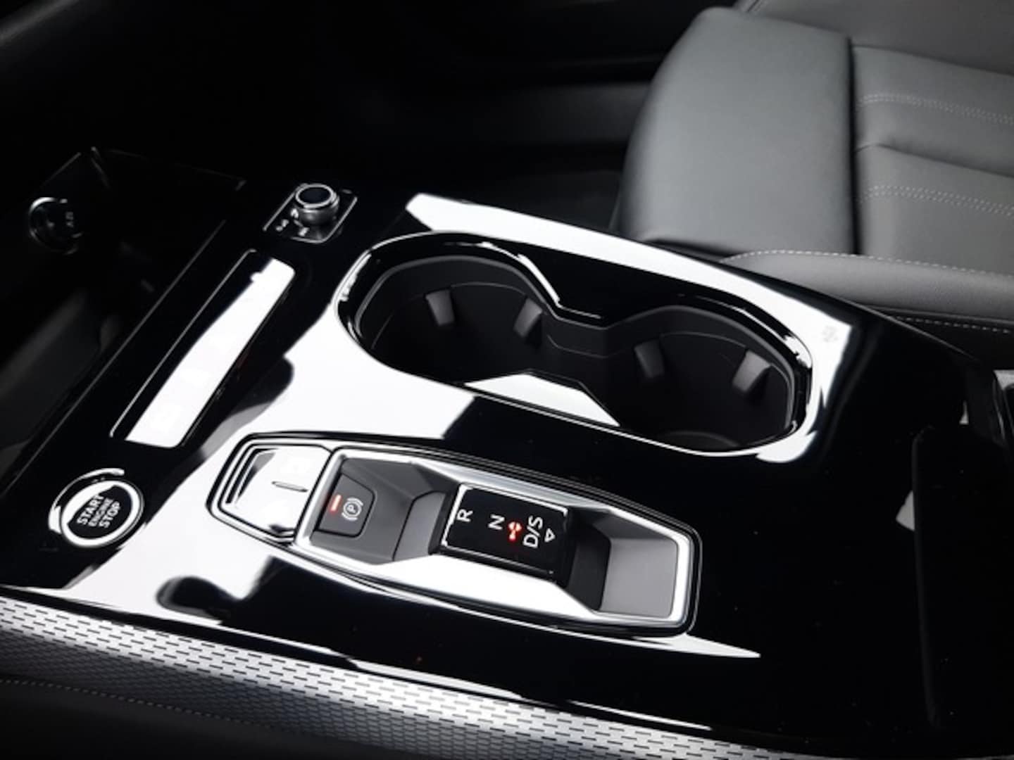 Bild über Audi A5 Limousine TFSI S tronic - für weitere Informationen kontaktieren Sie den Audi Partner