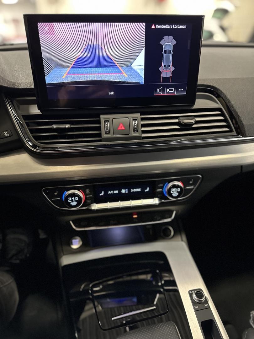 Bild som visar&nbsp;Audi Q5 Sportback TFSI e&nbsp;Q5 Sportback 55 TFSI e quattro S line 367 hk S tronic - för mer information kontakta din Audi Partner