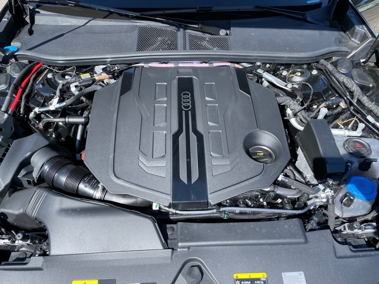 Bild über Audi A6 Avant TFSI quattro 270 kW S tronic - für weitere Informationen kontaktieren Sie den Audi Partner