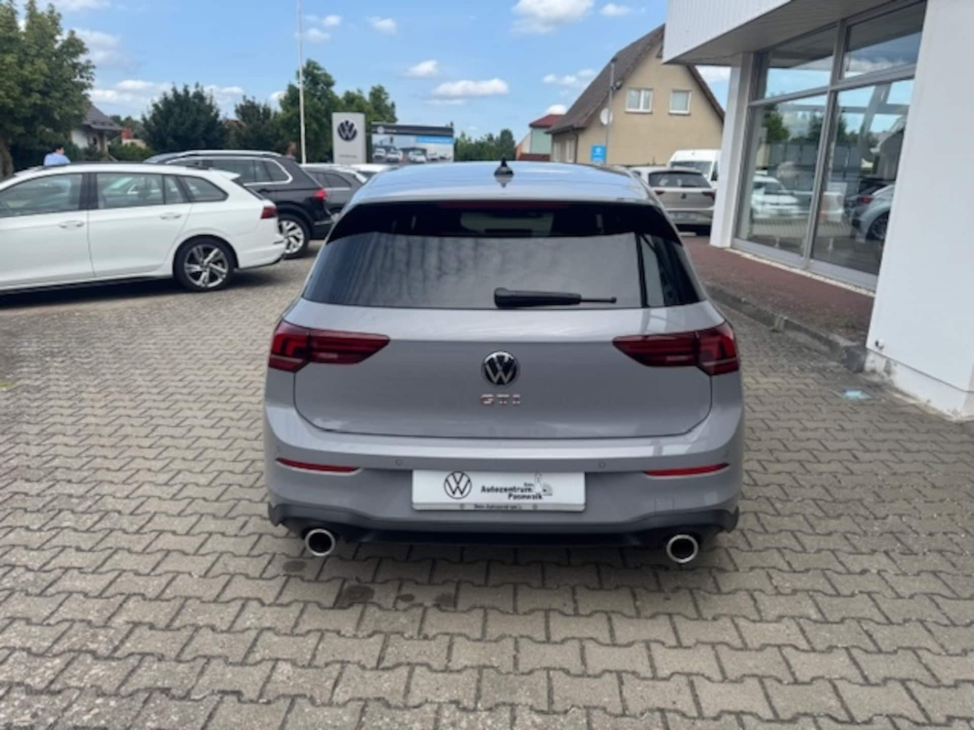 Volkswagen Golf GTI