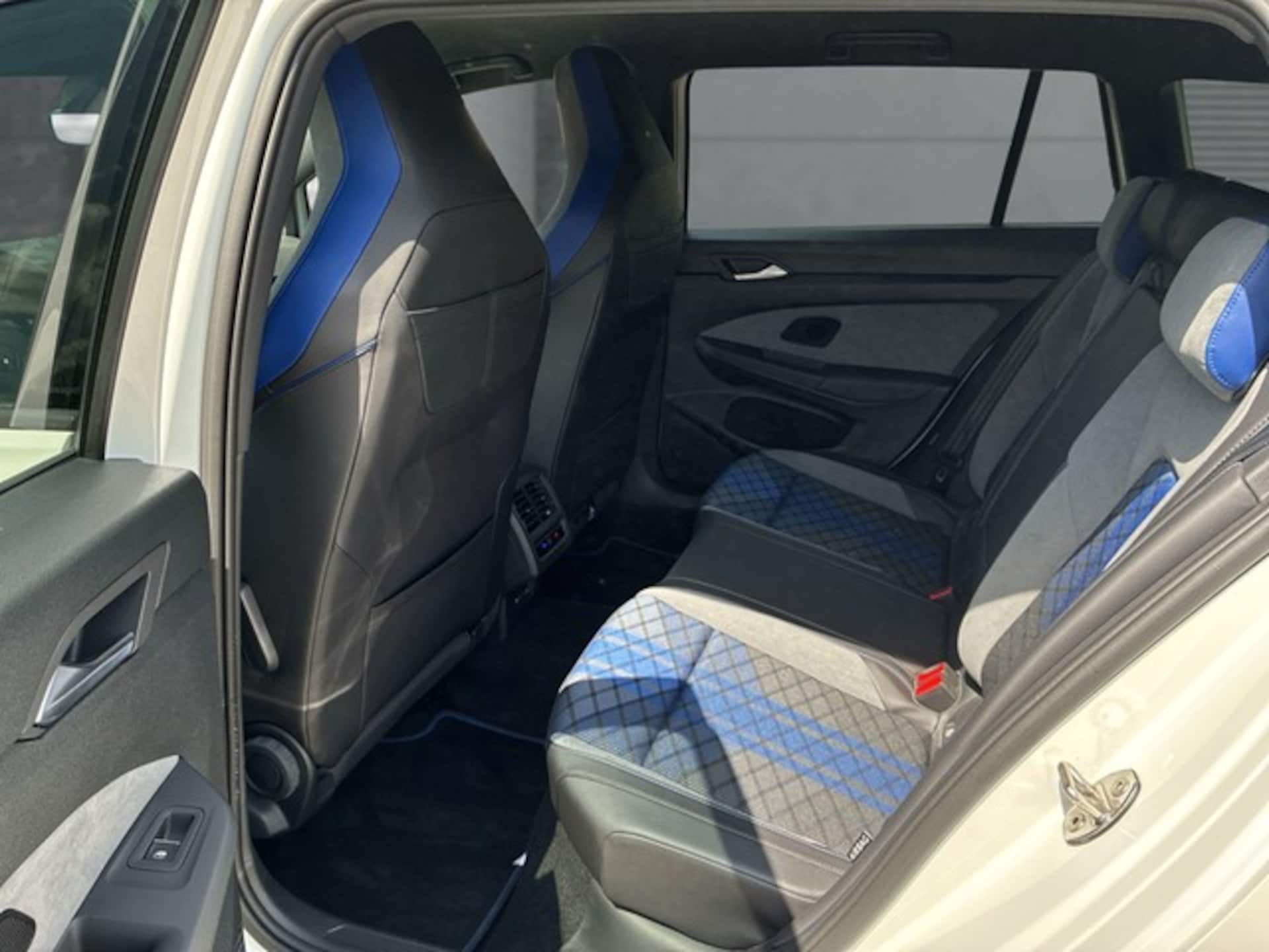 Volkswagen Golf Variant R