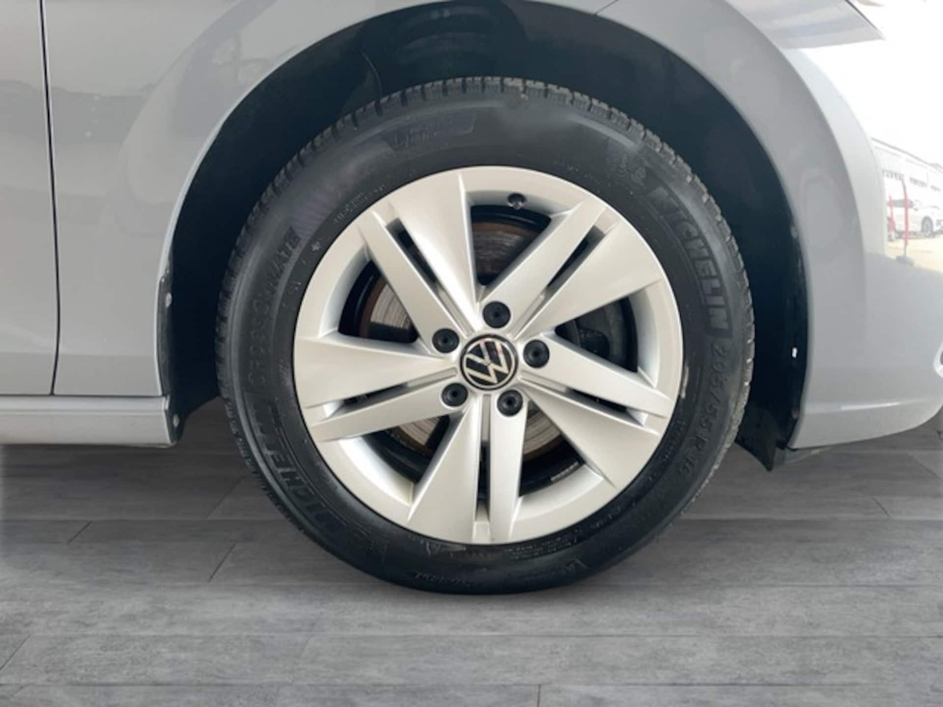 Volkswagen Golf Variant Life
