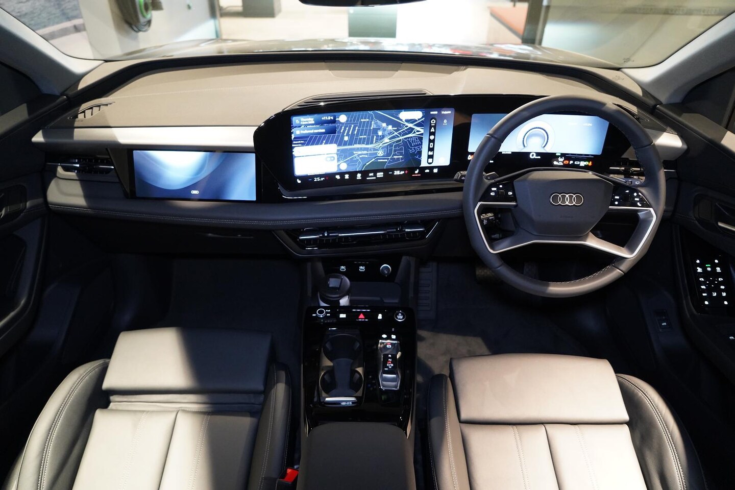 Image about Audi Q6 SUV e-tron e-tron