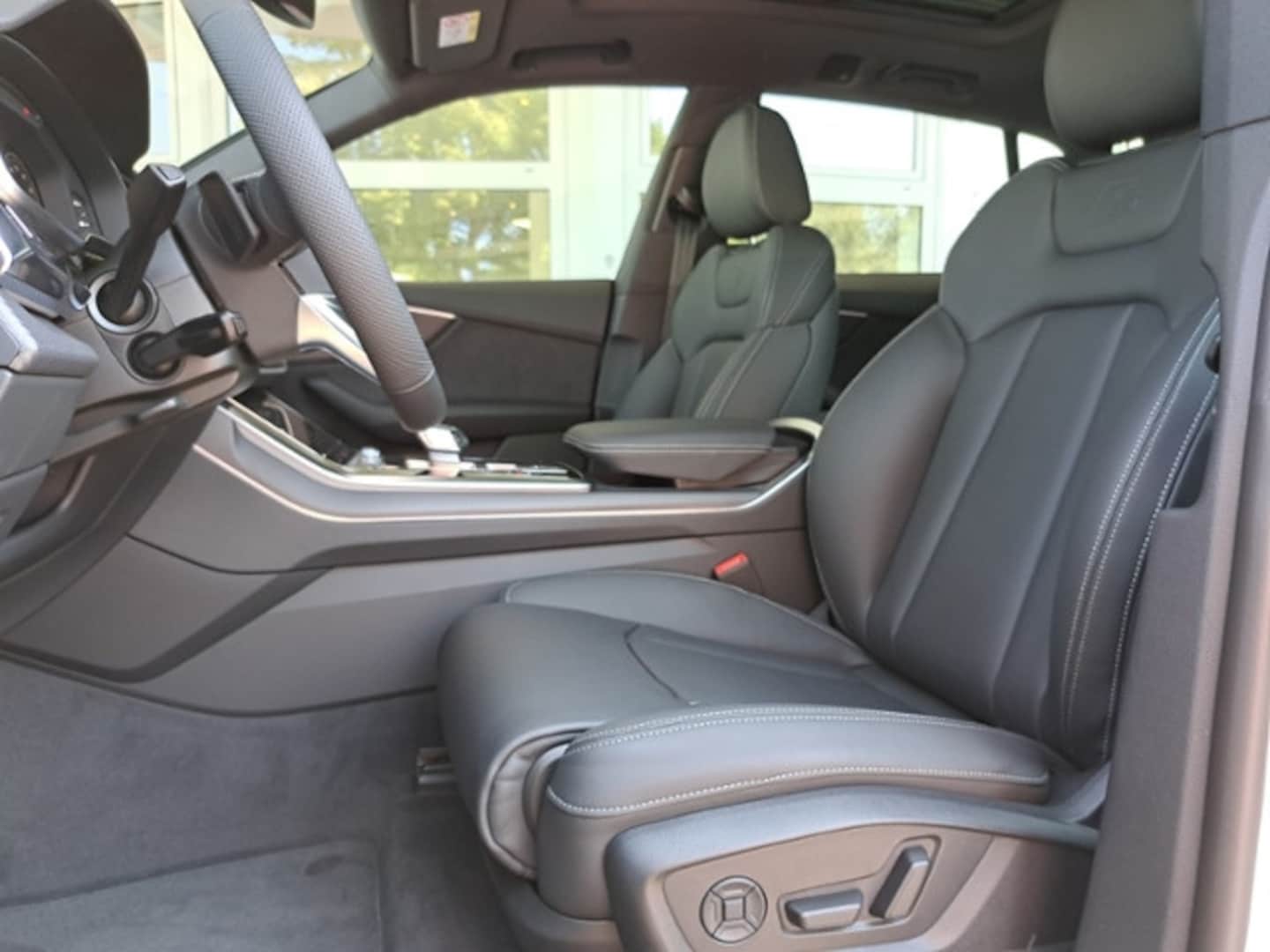 Bild über Audi Q8 SUV TFSI e TFSI e quattro 290 kW tiptronic - für weitere Informationen kontaktieren Sie den Audi Partner