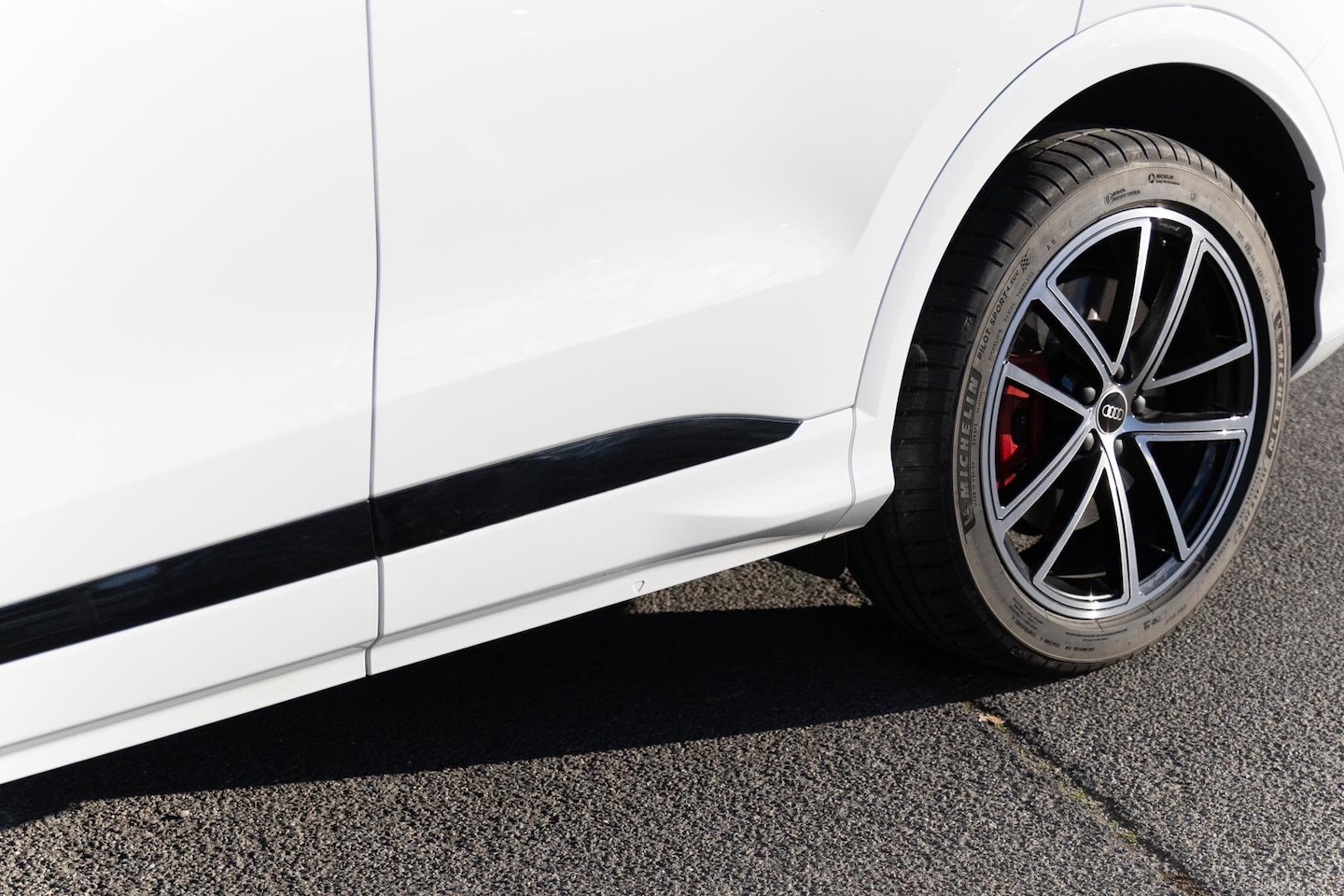 Image about Audi Q5 SUV e-hybrid quattro S tronic