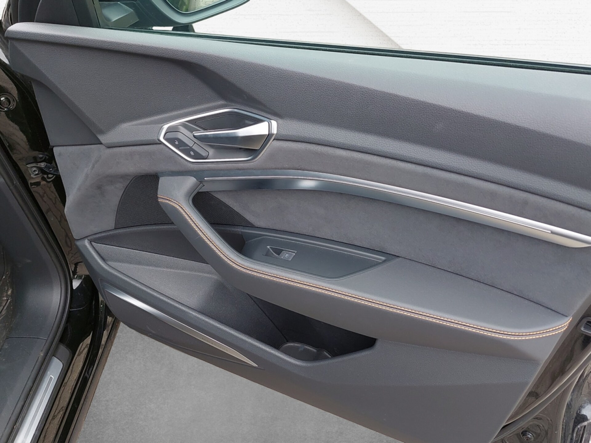 Audi e-tron S line