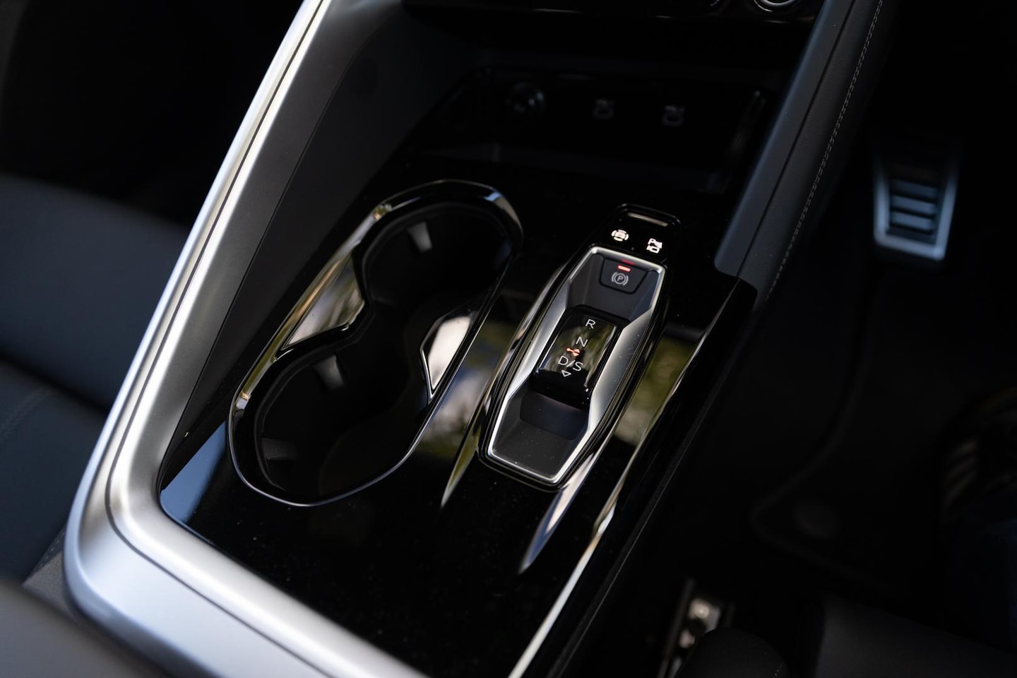 Image about Audi Q5 SUV e-hybrid quattro S tronic