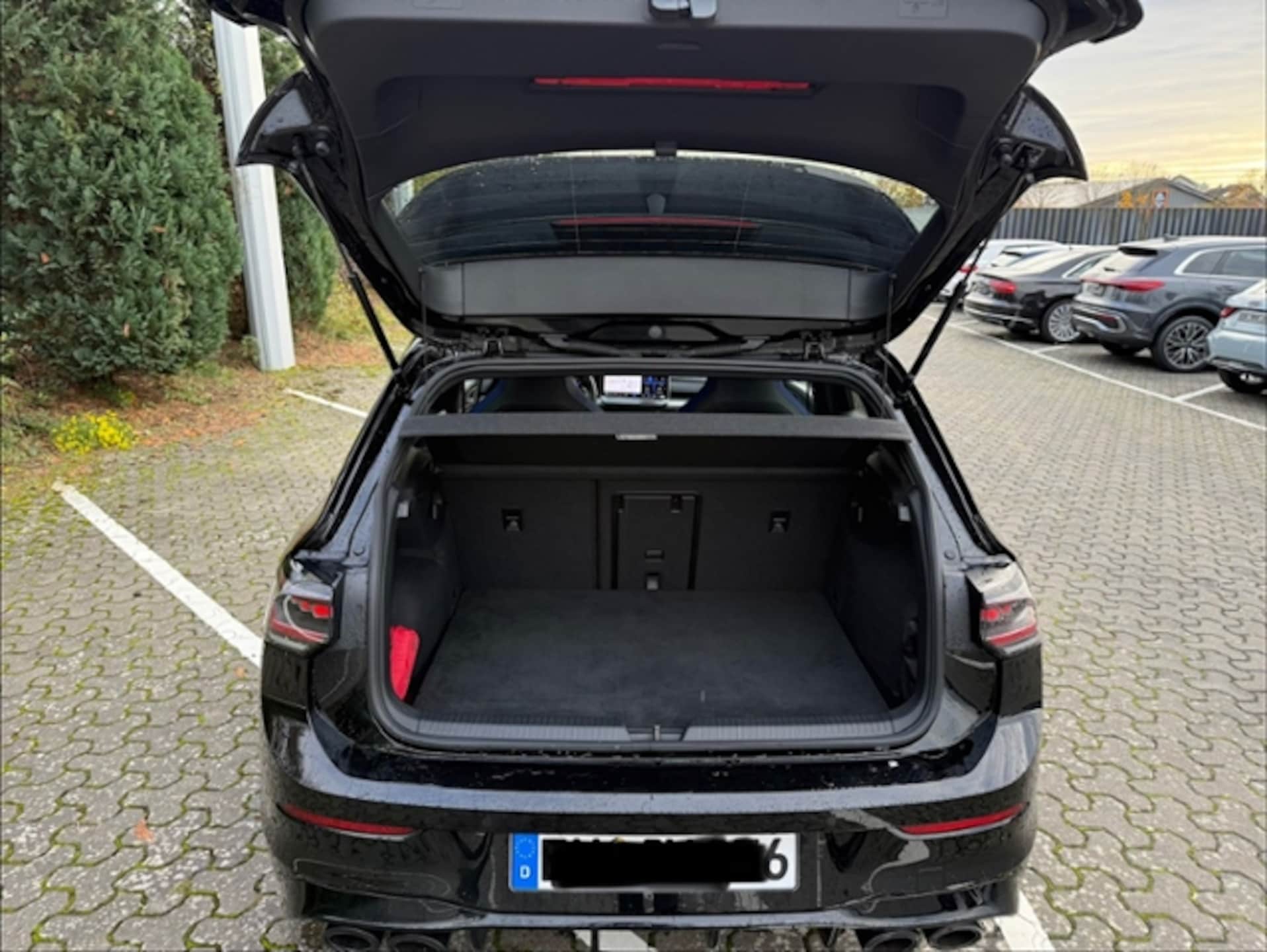 Volkswagen Golf R Black Edition