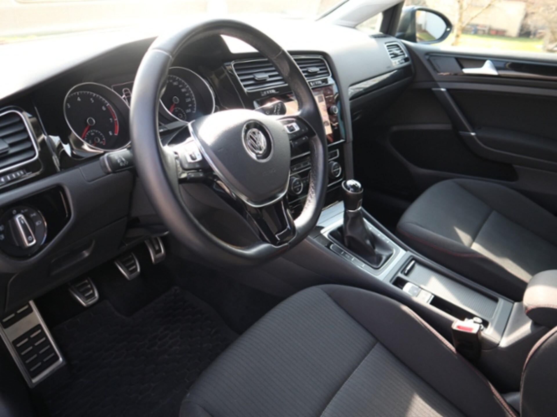 Volkswagen Golf SOUND