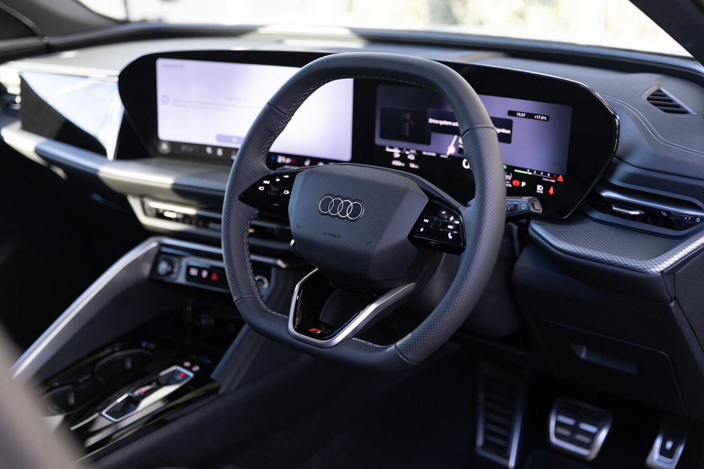 Image about Audi Q5 SUV e-hybrid quattro S tronic