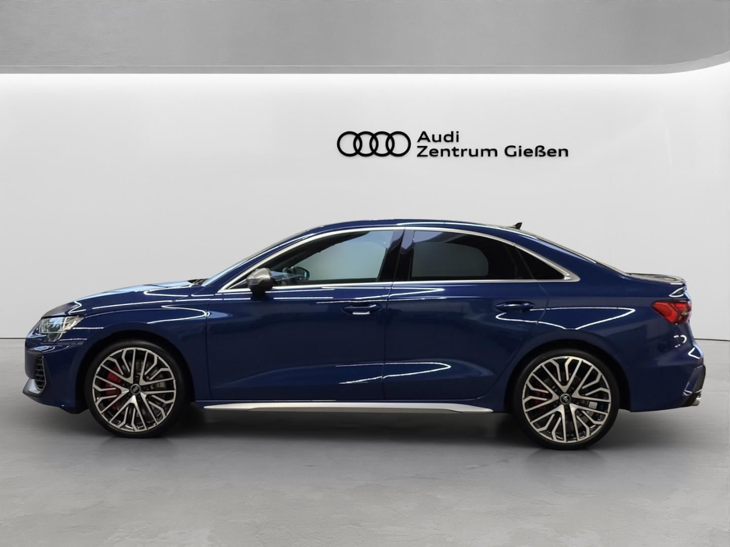 Bild über Audi S3 Limousine TFSI quattro S tronic - für weitere Informationen kontaktieren Sie den Audi Partner