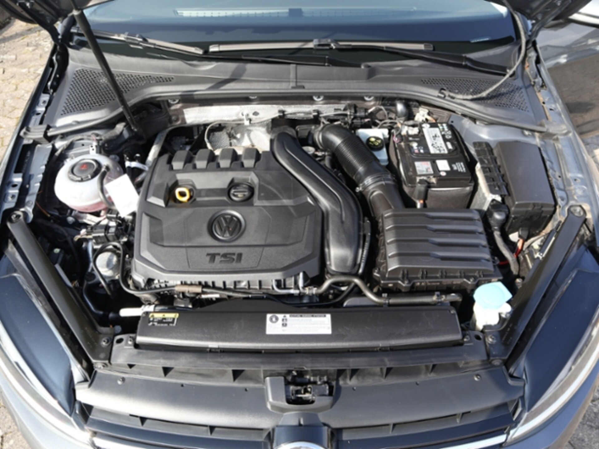 Volkswagen Golf SOUND