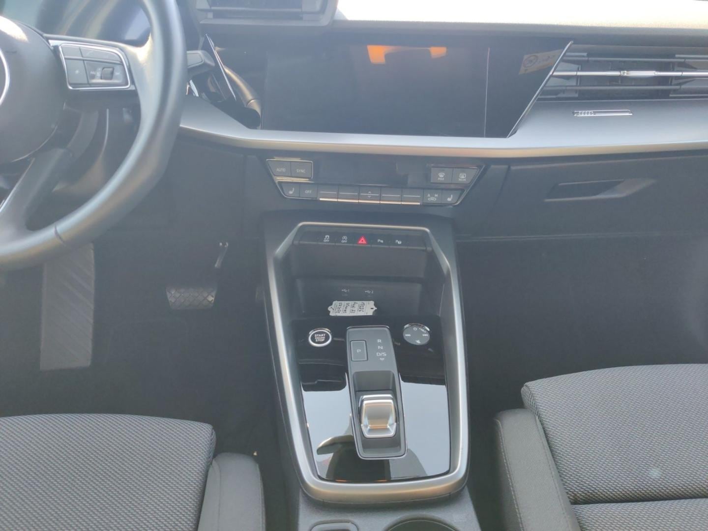 Bild über Audi A3 Sportback advanced 30 TFSI S tronic - für weitere Informationen kontaktieren Sie den Audi Partner
