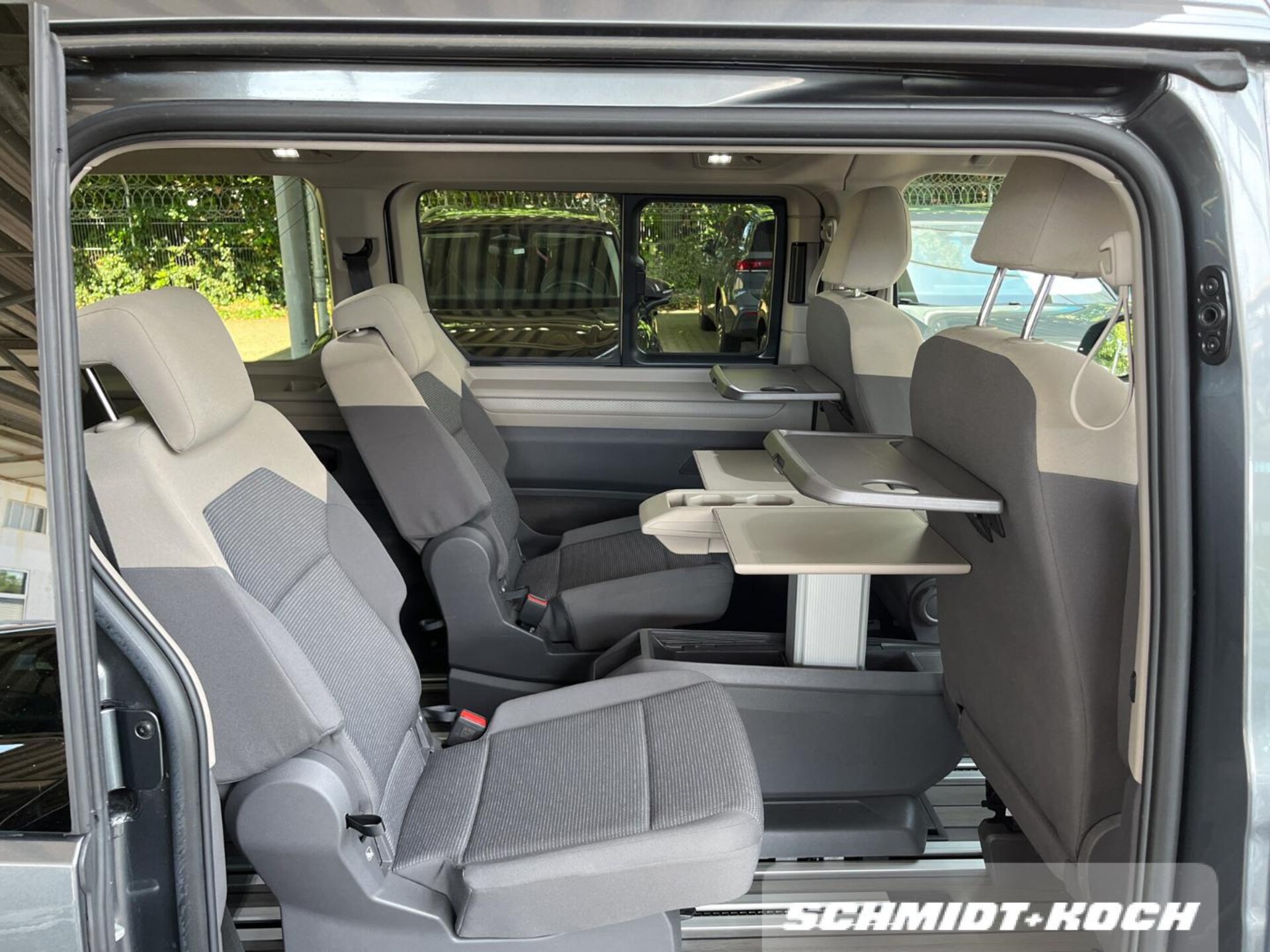 Volkswagen Multivan Langversion Basis-Modell