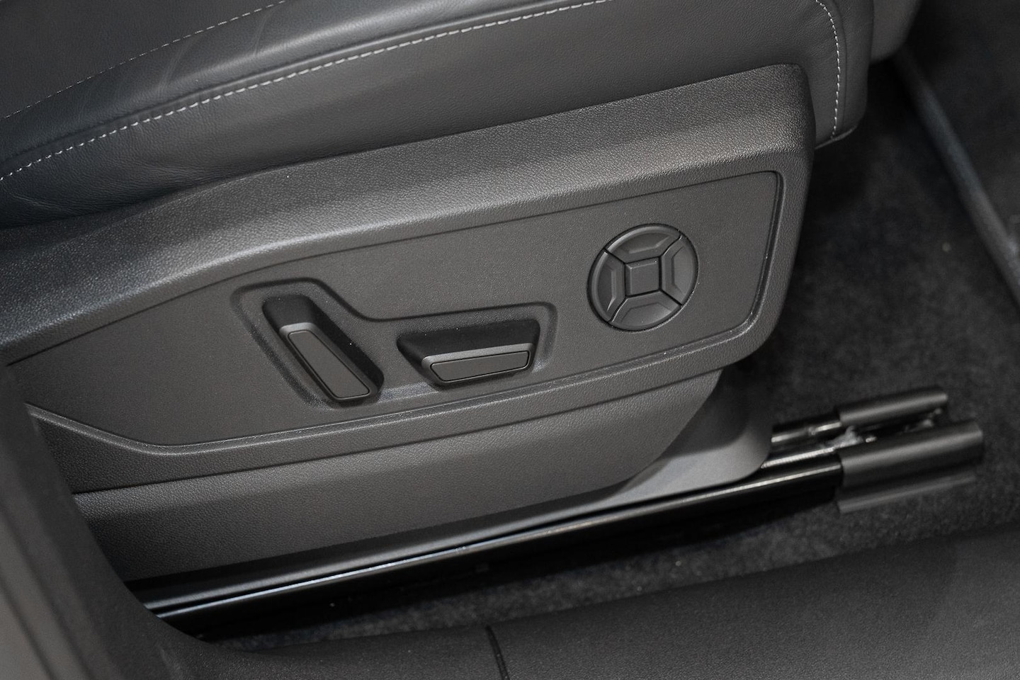 Image about Audi Q5 SUV TDI quattro 150 kW sport