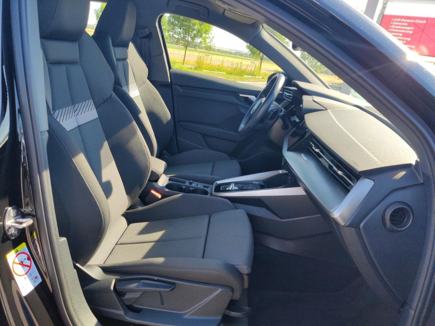 Bild über Audi A3 Sportback advanced 30 TFSI S tronic - für weitere Informationen kontaktieren Sie den Audi Partner