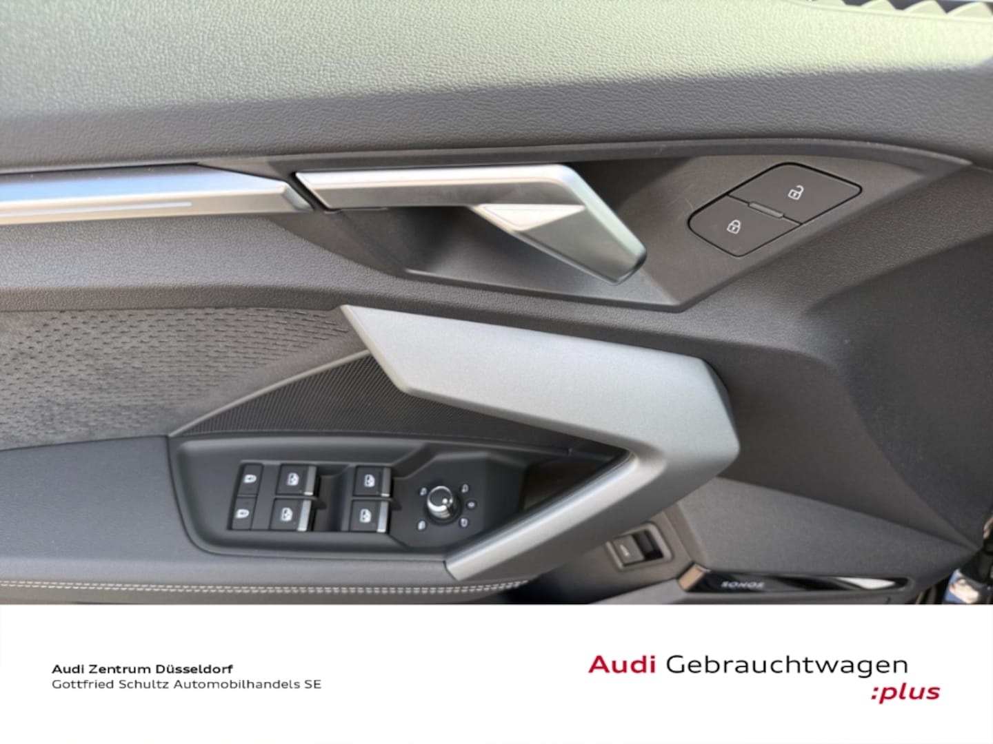 Bild über Audi S3 Sportback TFSI quattro S tronic - für weitere Informationen kontaktieren Sie den Audi Partner