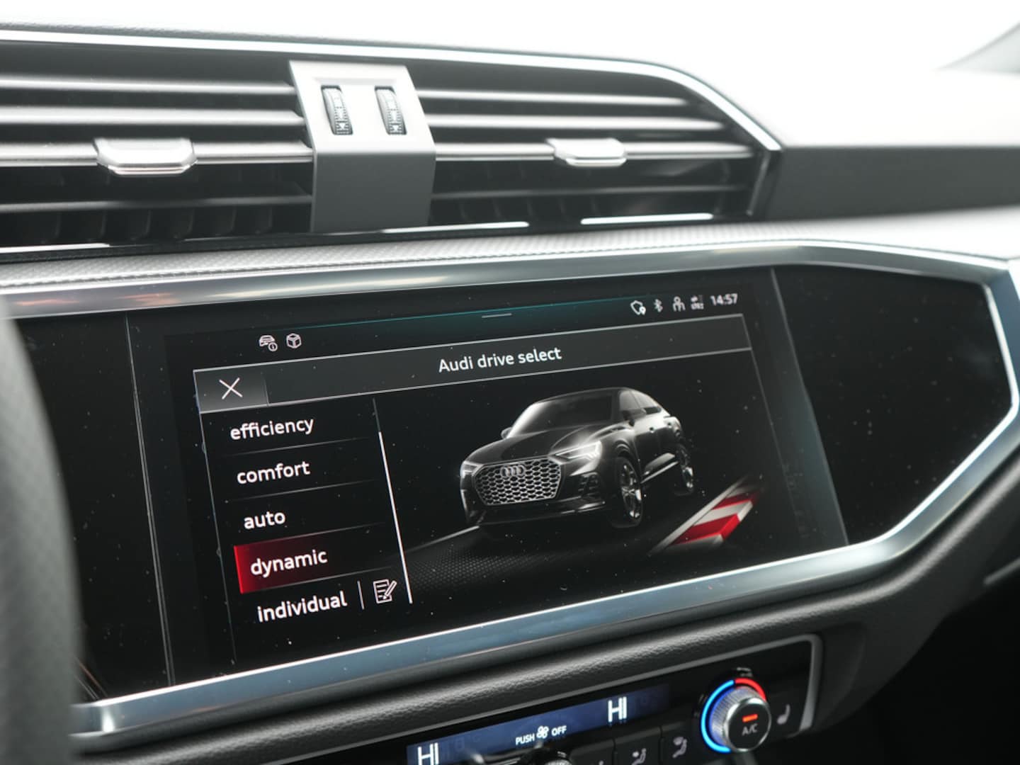 Bild über Audi Q3 Sportback S line 35 TFSI S tronic - für weitere Informationen kontaktieren Sie den Audi Partner