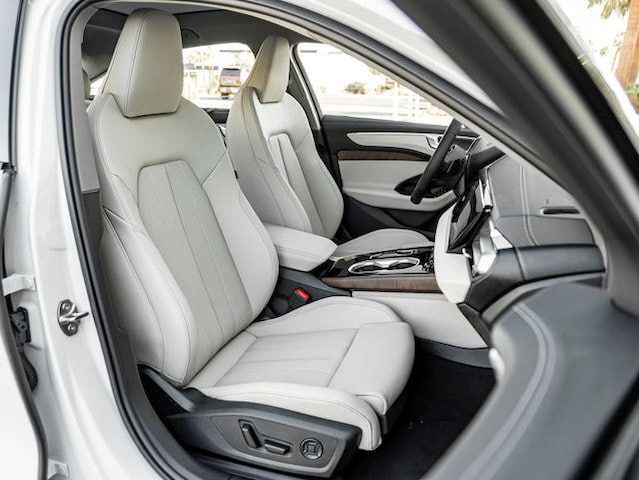 2026 Audi A6 Premium Plus - Photo 33