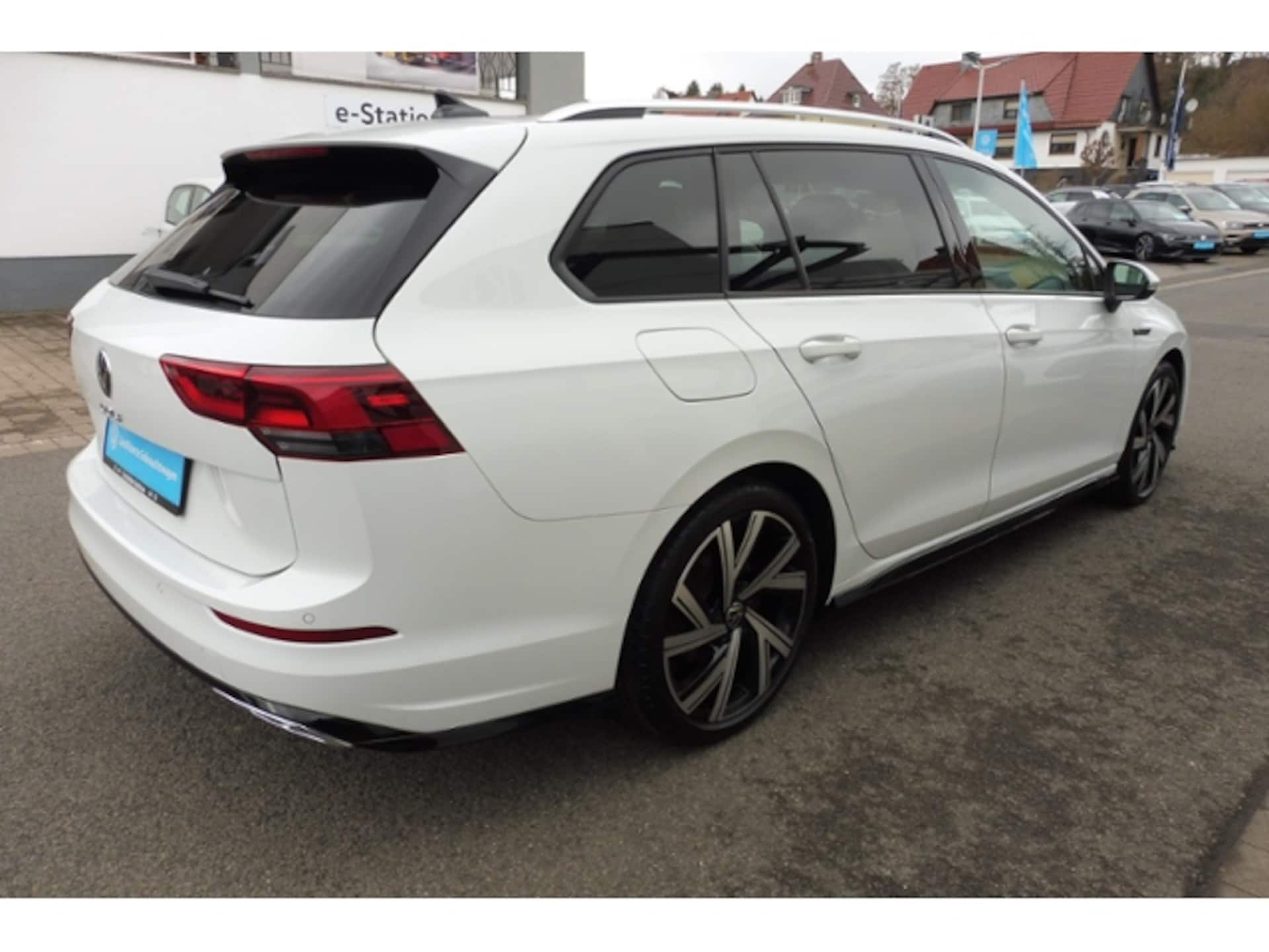 Volkswagen Golf Variant R-Line