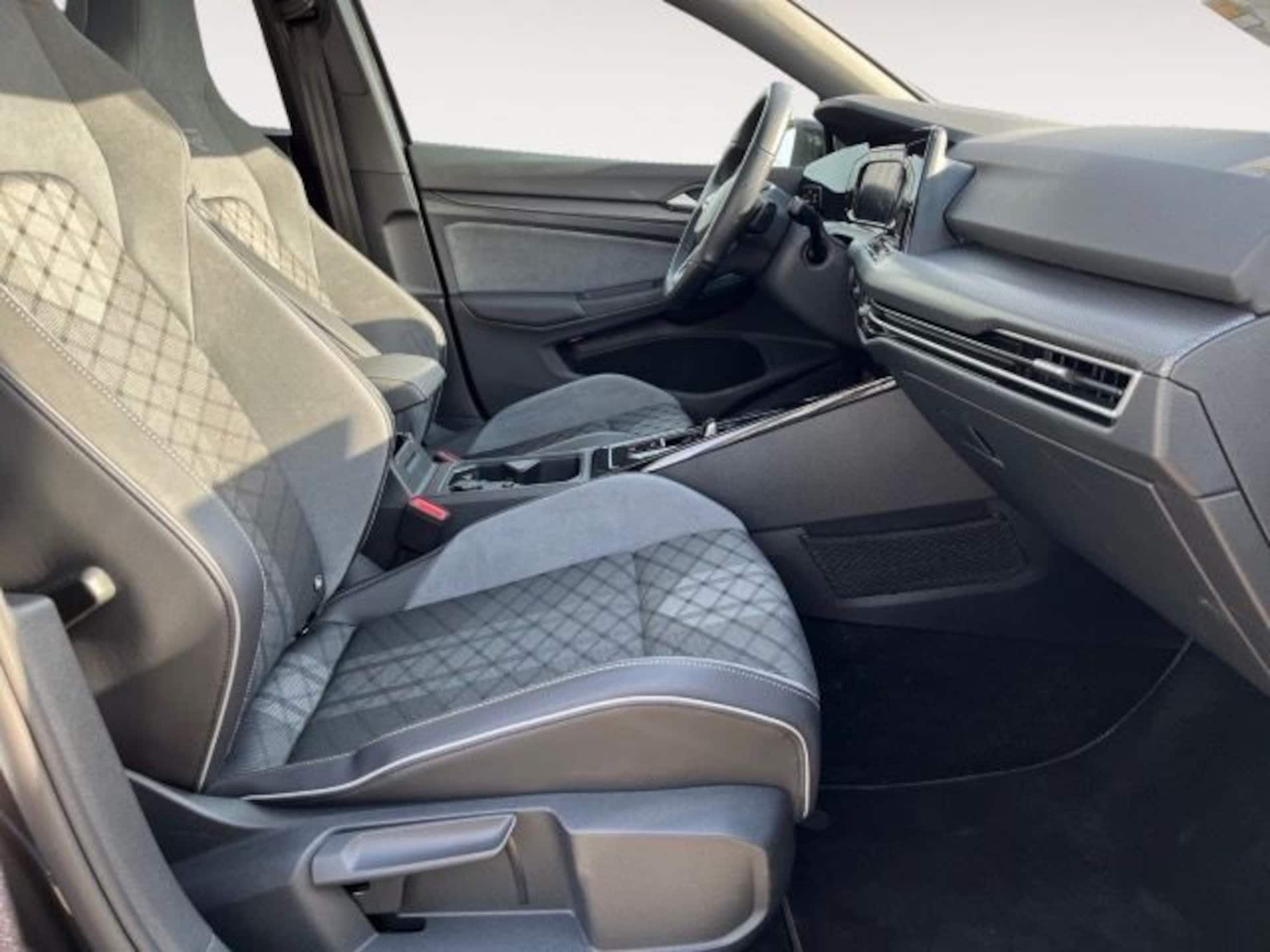 Volkswagen Golf Variant R-Line