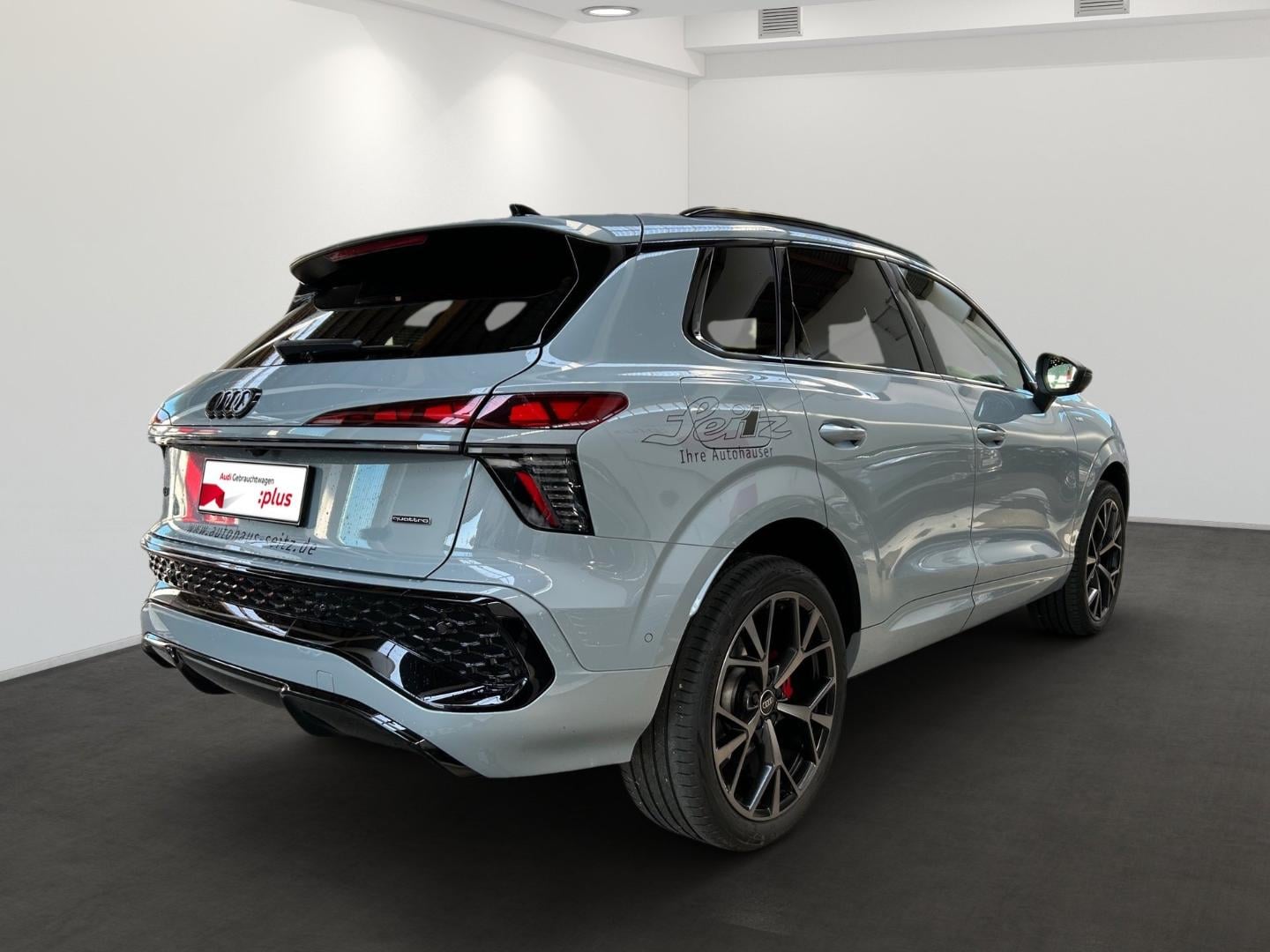 Bild über Audi Q3 SUV TFSI quattro 195 kW S tronic - für weitere Informationen kontaktieren Sie den Audi Partner