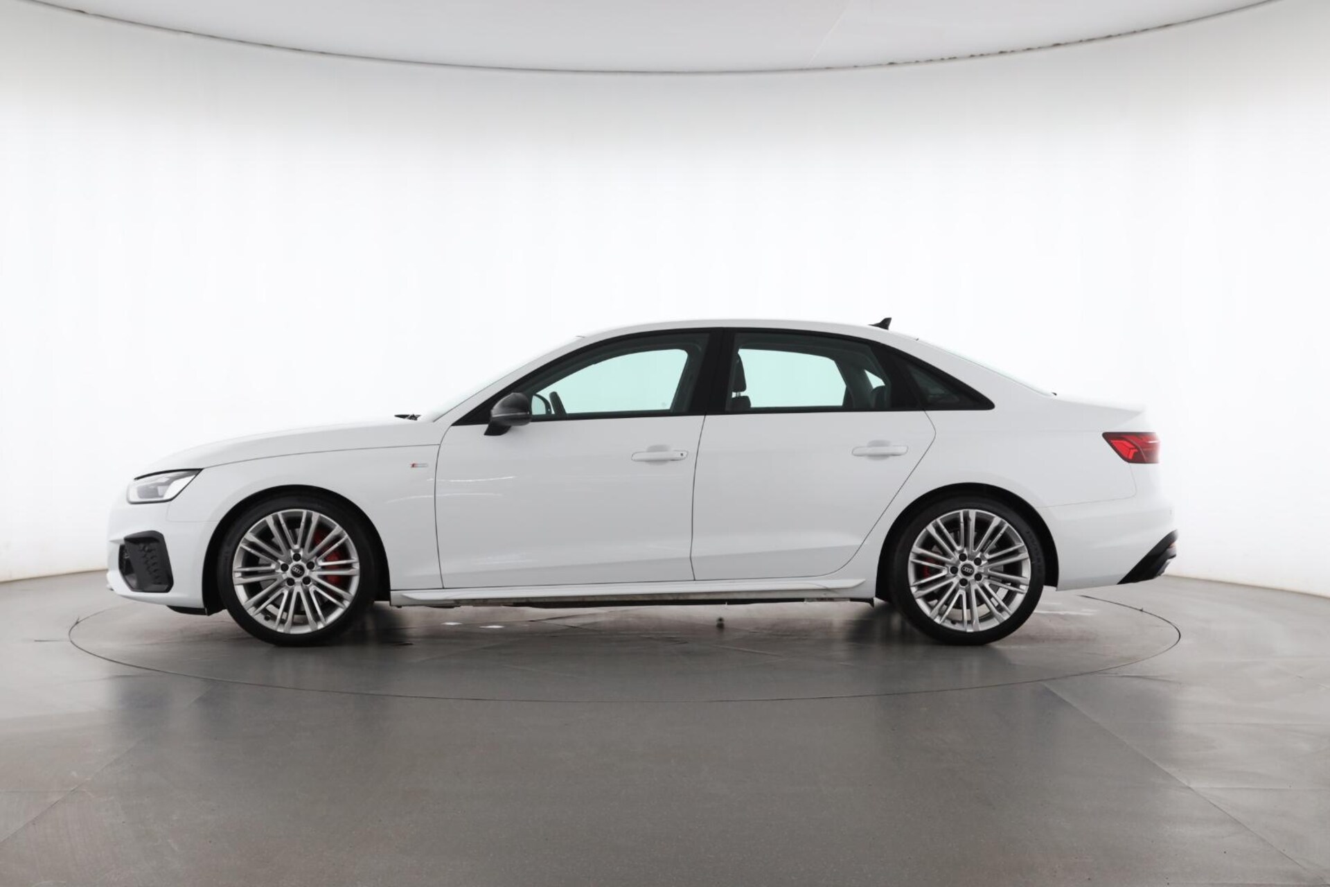 Audi A4 Limousine S line