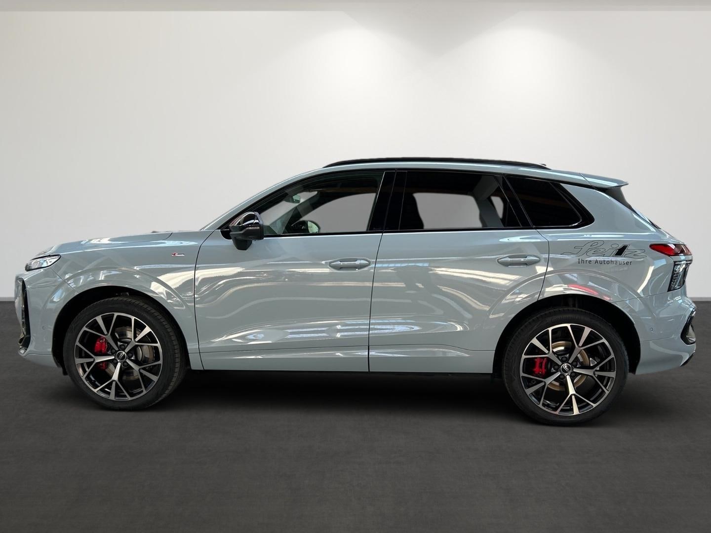 Bild über Audi Q3 SUV TFSI quattro 195 kW S tronic - für weitere Informationen kontaktieren Sie den Audi Partner