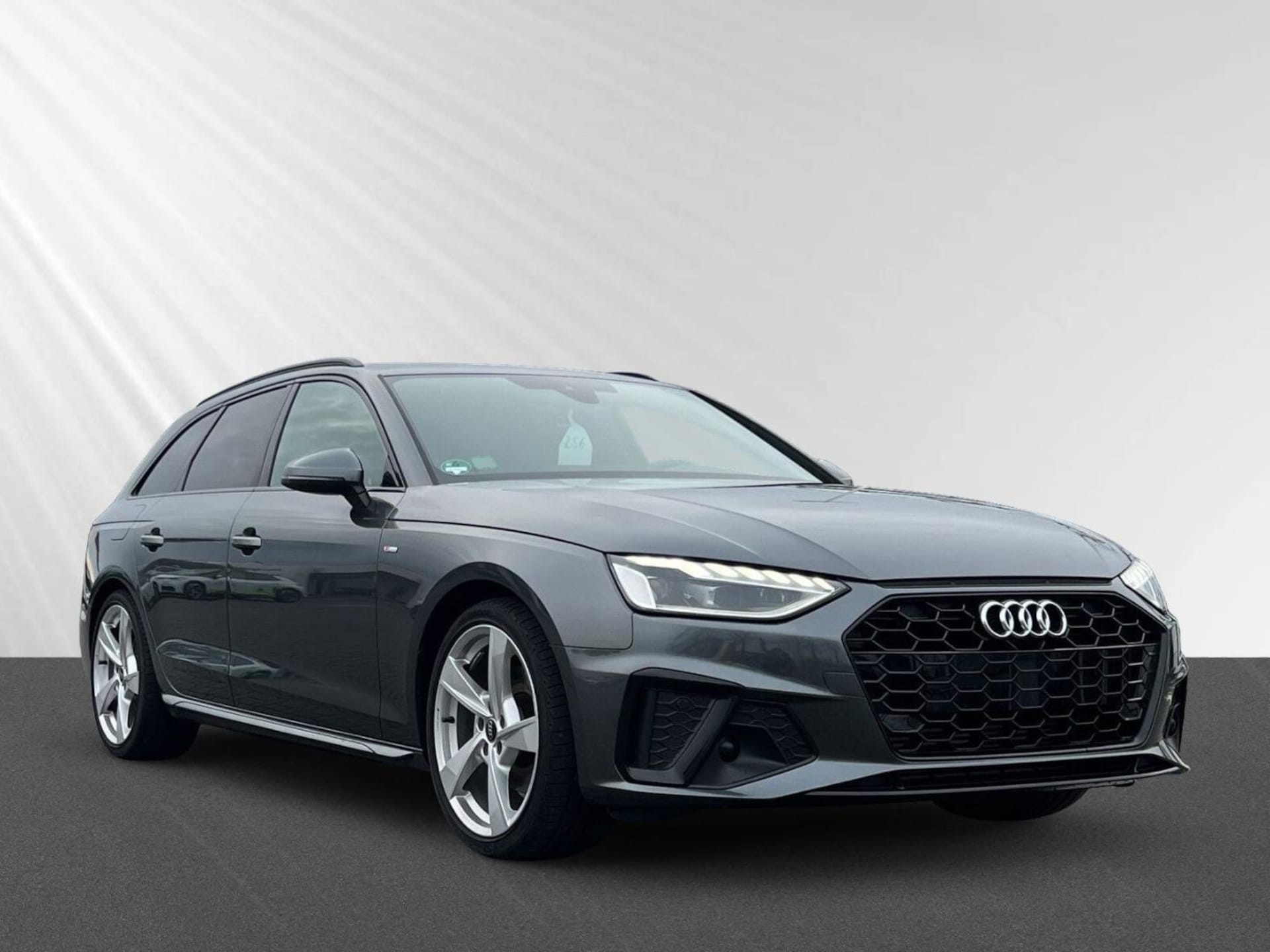 Audi A4 Avant S line