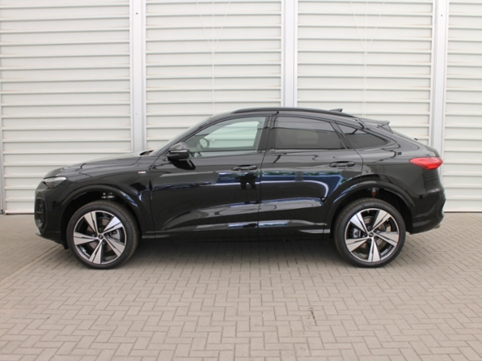 Audi Q5 Sportback edition one