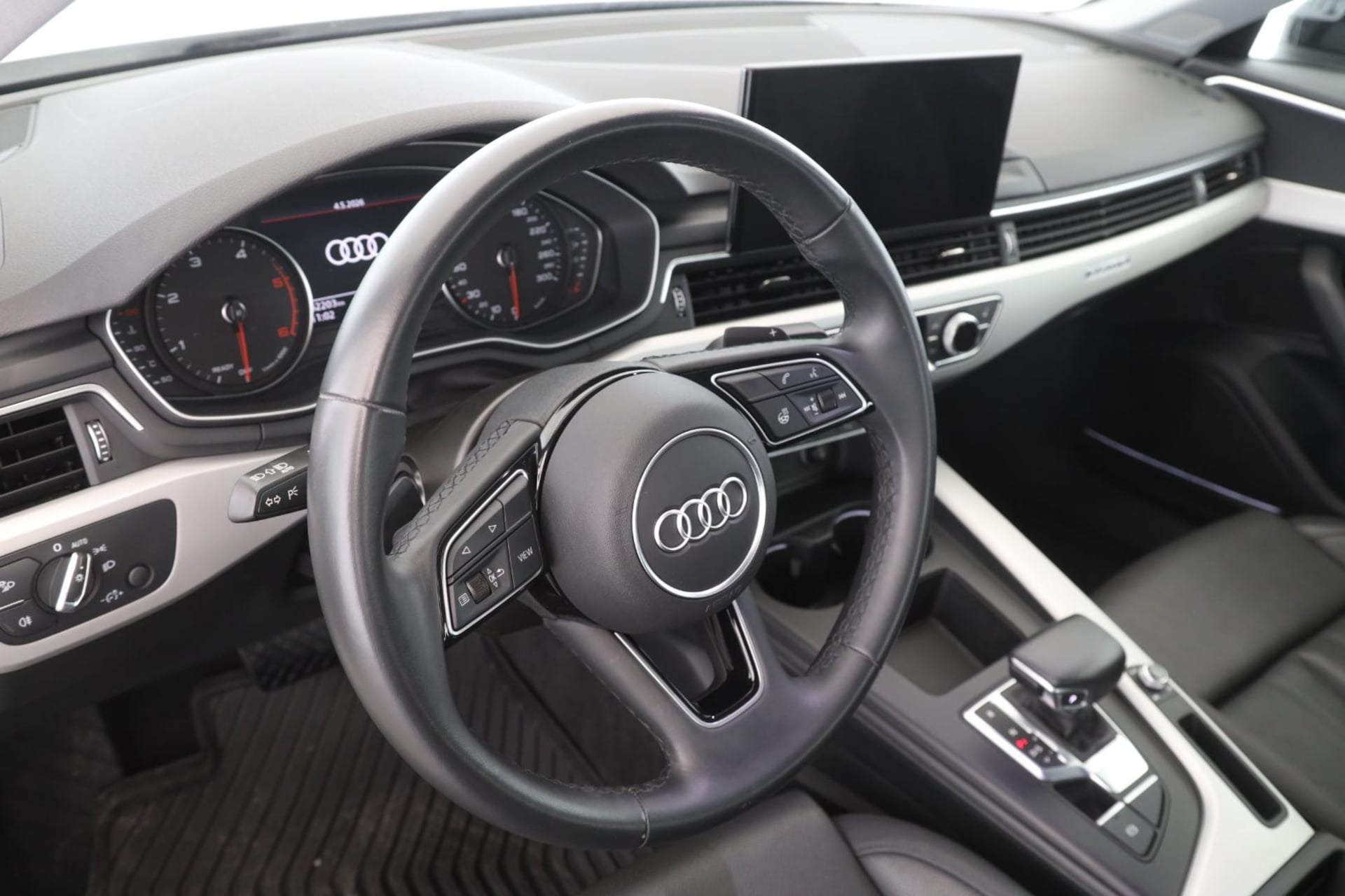 Audi A4 Limousine S line