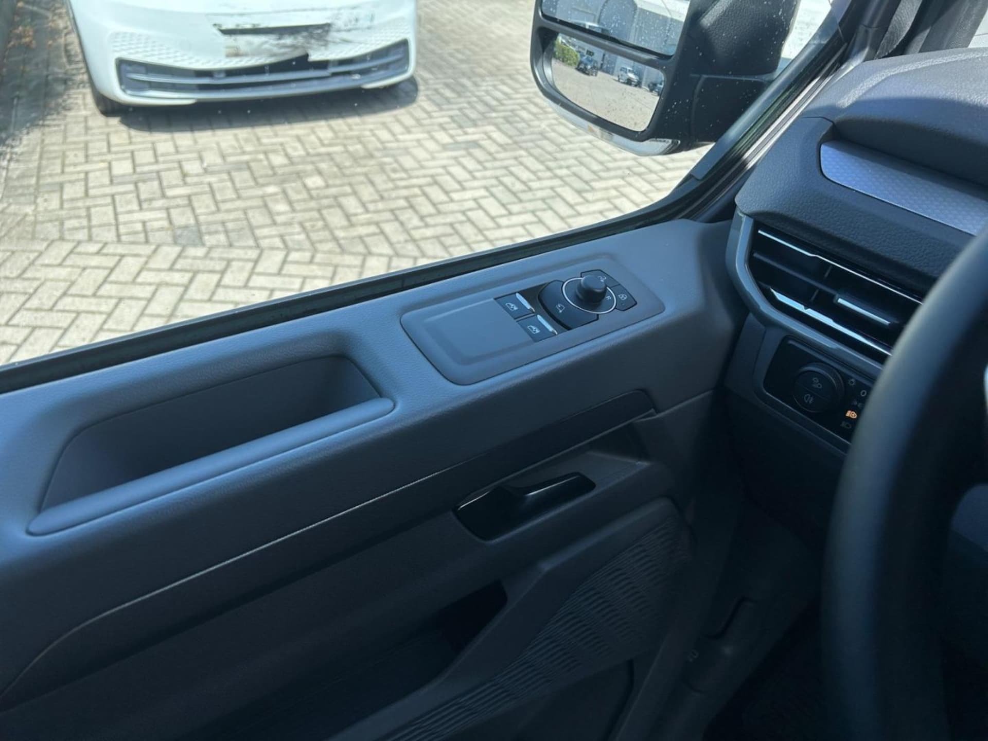 Volkswagen Caravelle langer Radstand Life