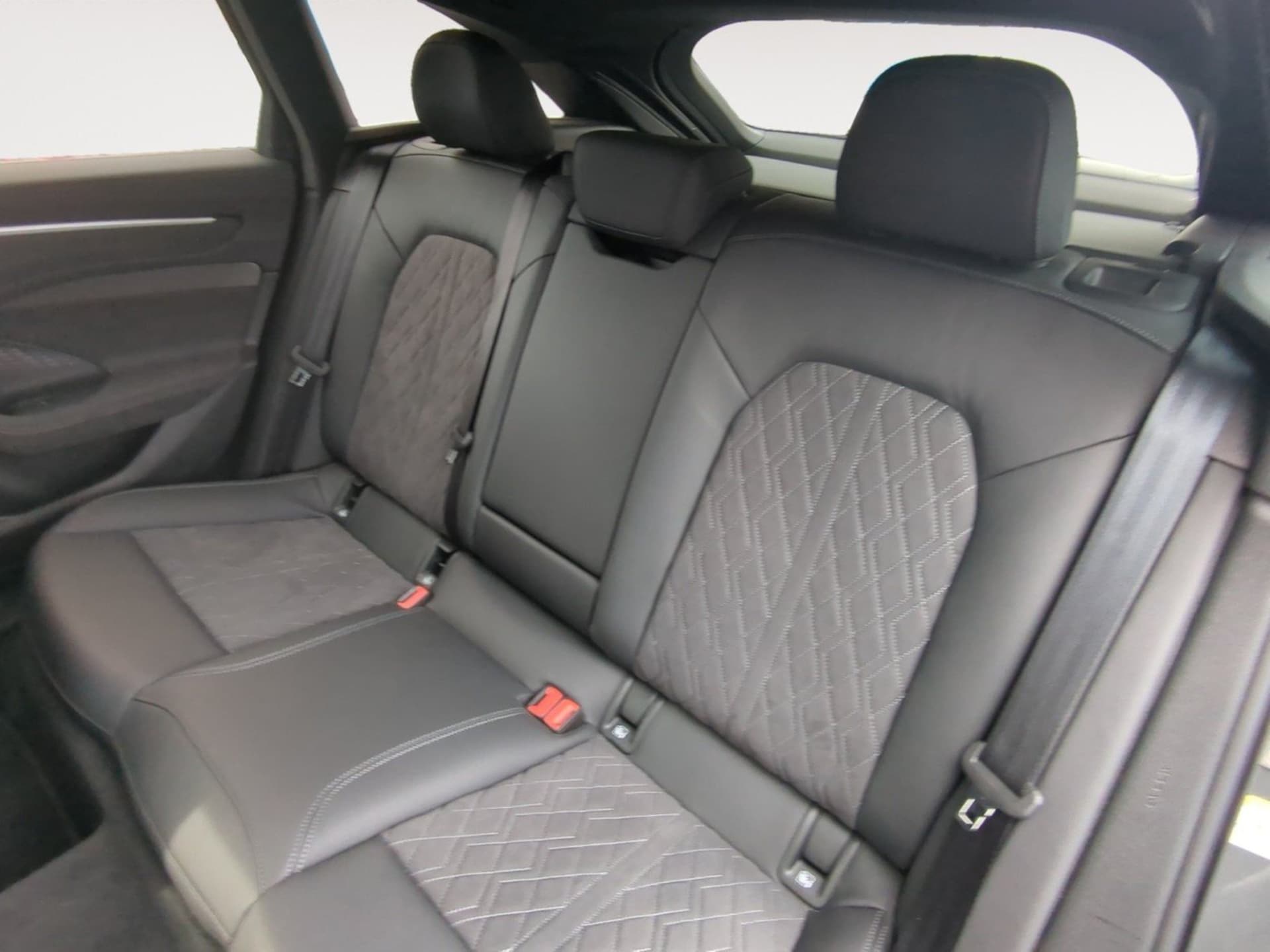 Audi A6 Avant edition one