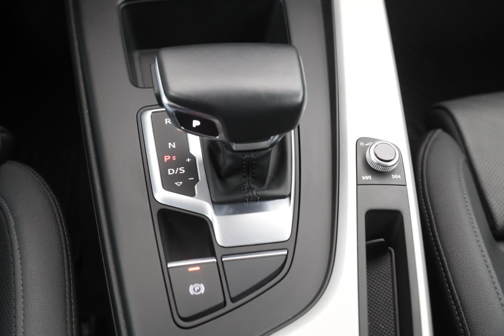 Audi A4 Limousine S line