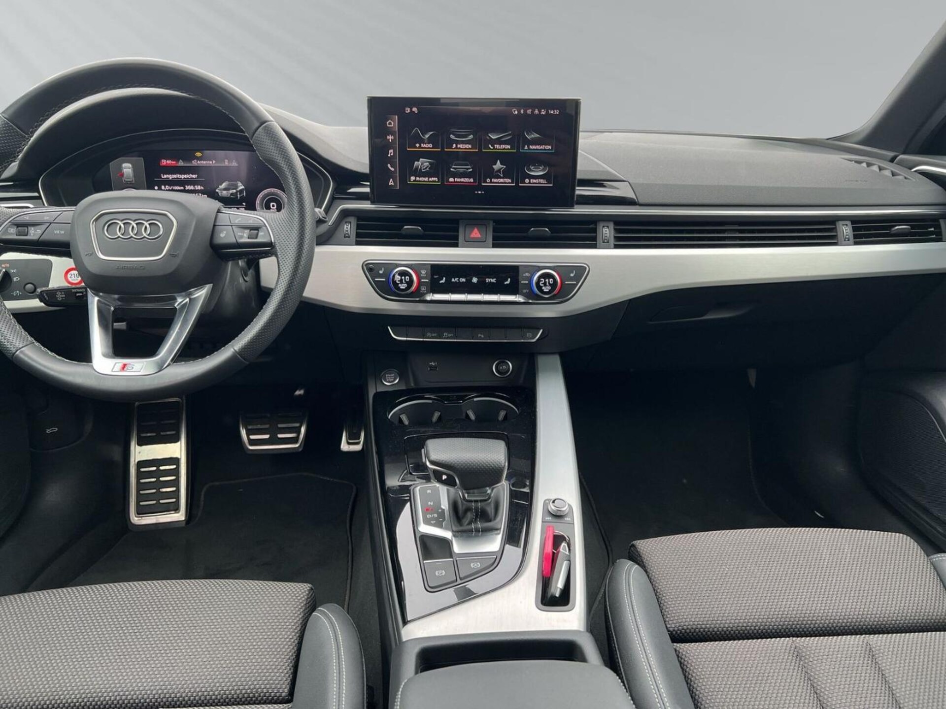 Audi A4 Avant S line