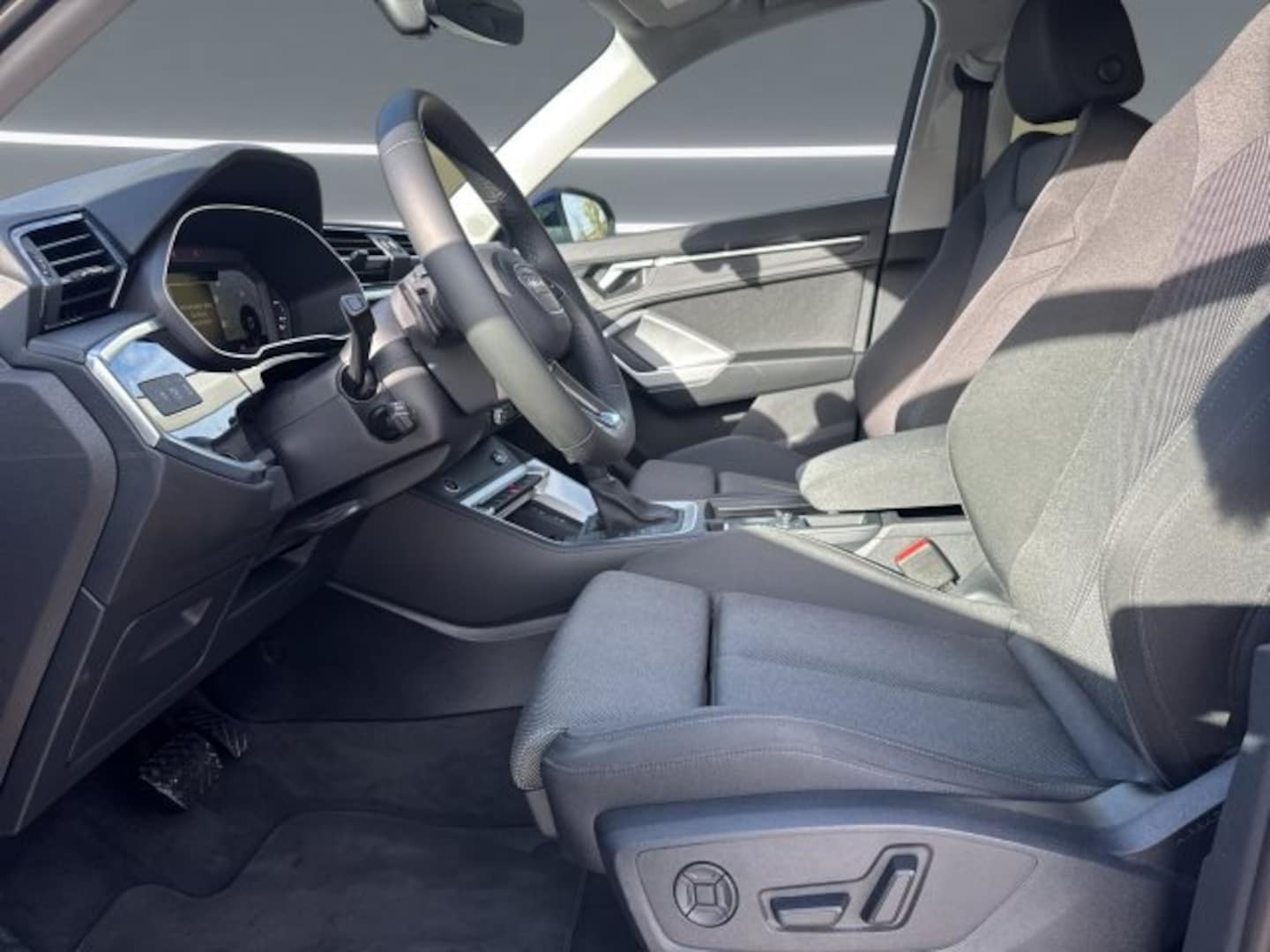 Bild über Audi Q3 TFSI 110 kW S tronic - für weitere Informationen kontaktieren Sie den Audi Partner