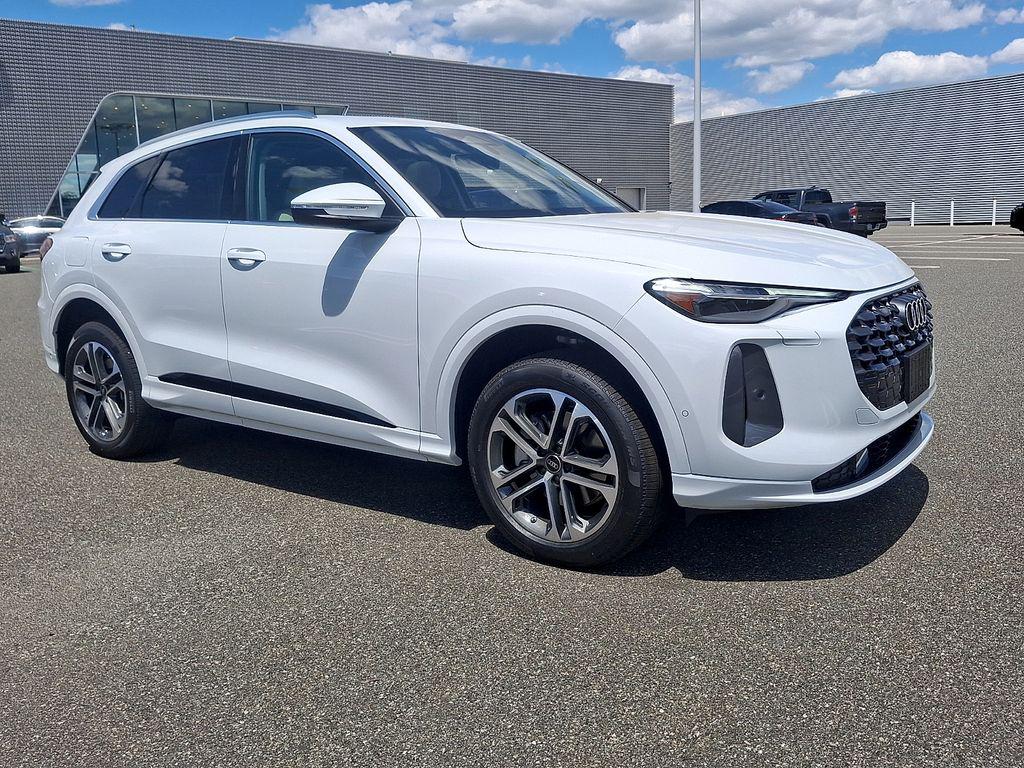 2026 Audi Q5 Premium Plus quattro's photo