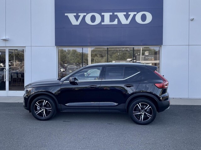 2025 Volvo XC40